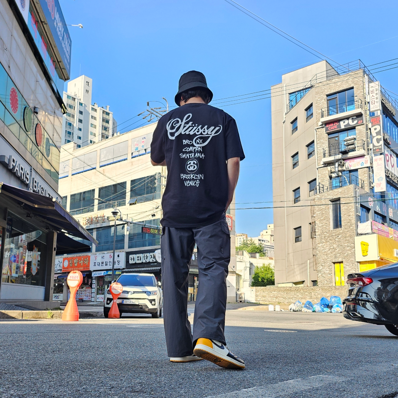 Jordan 1 Retro High OG Taxi, Stussy Stock Lock Deep Bucket Hat Black 착용 스타일 - 2