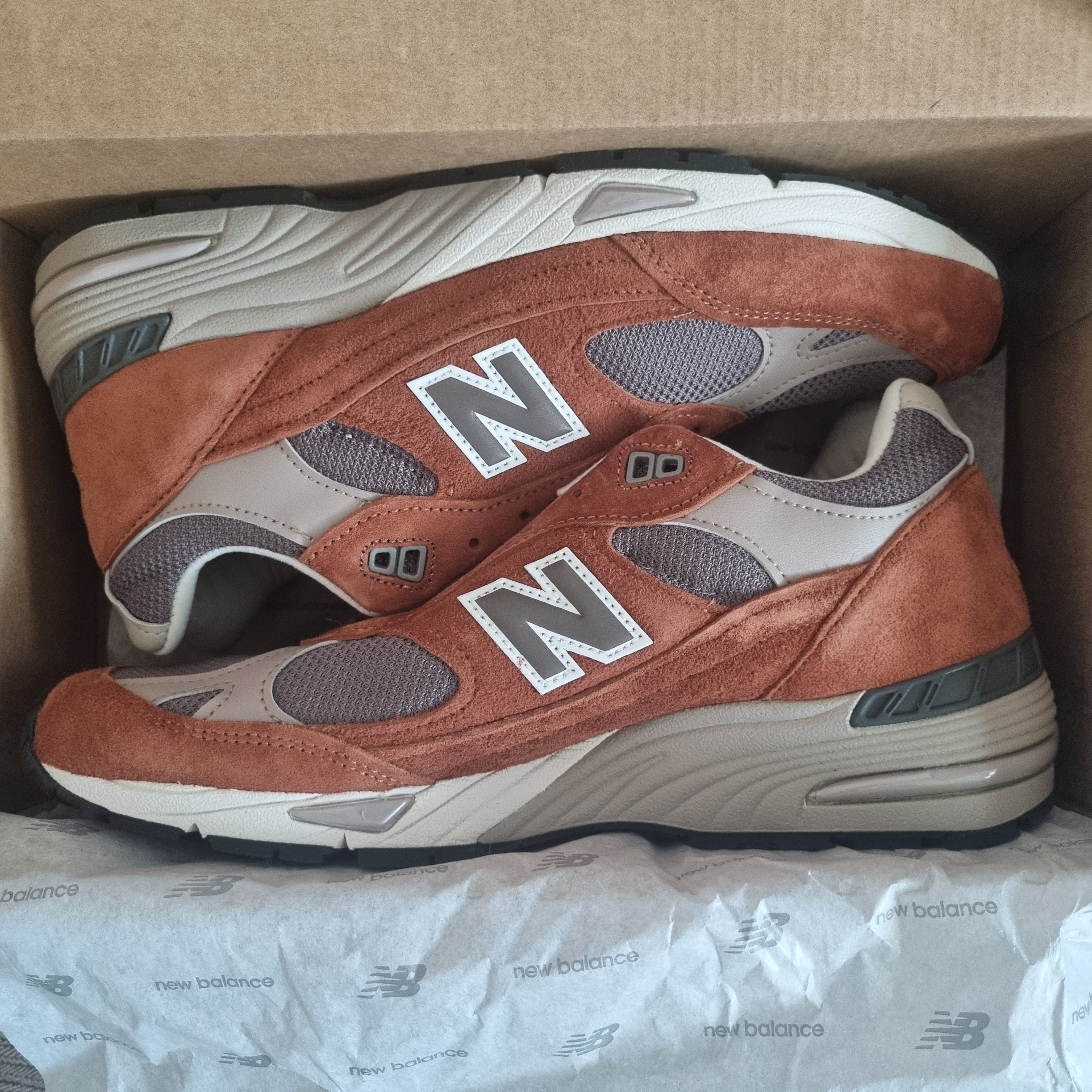 New Balance 991 Made in UK Sequoia Falcon 착용 스타일