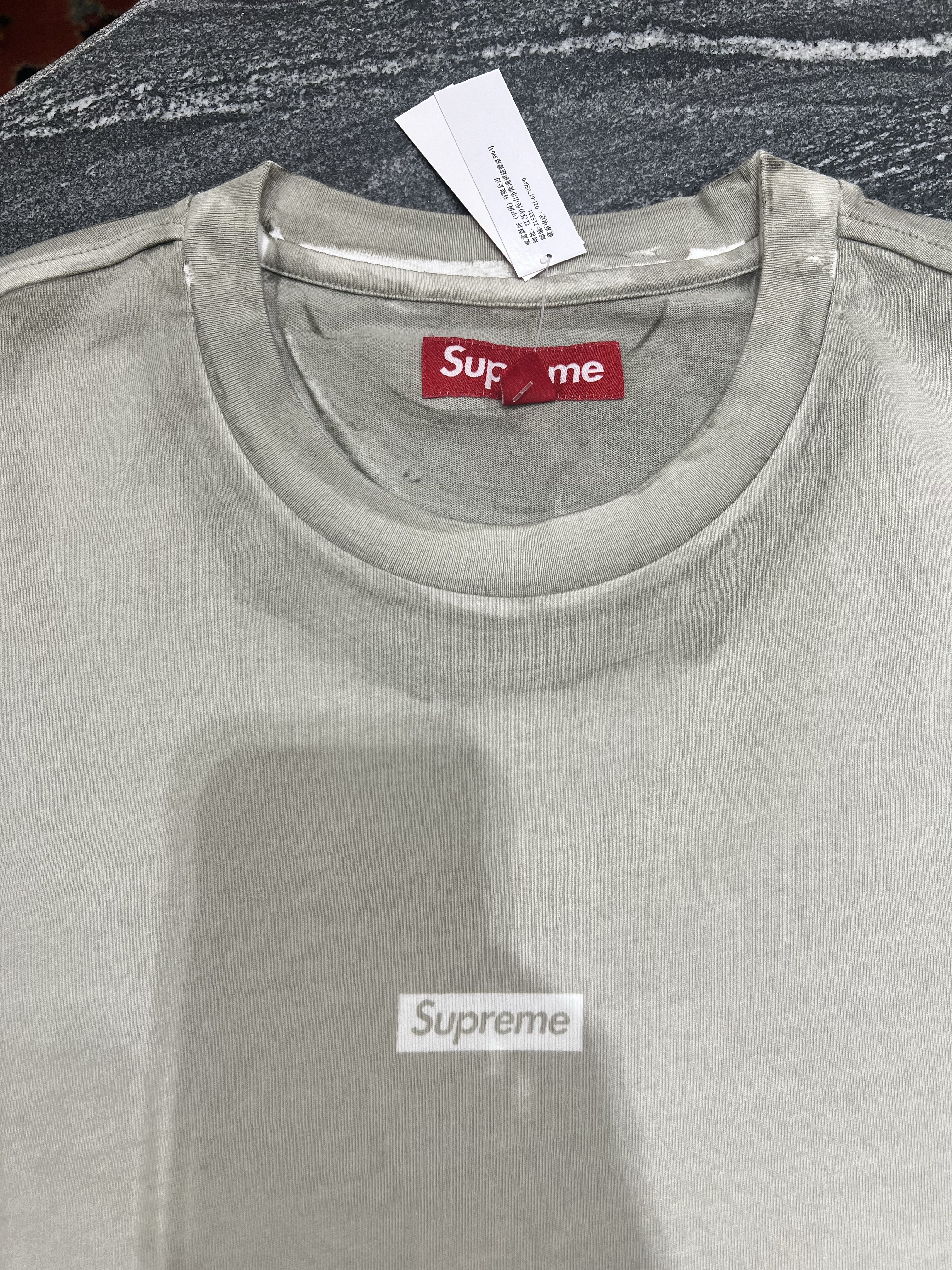 Supreme Overprint Small Box S/S Top Grey - 24SS, Balenciaga Defender Sneakers Light Beige 착용 스타일 - 4