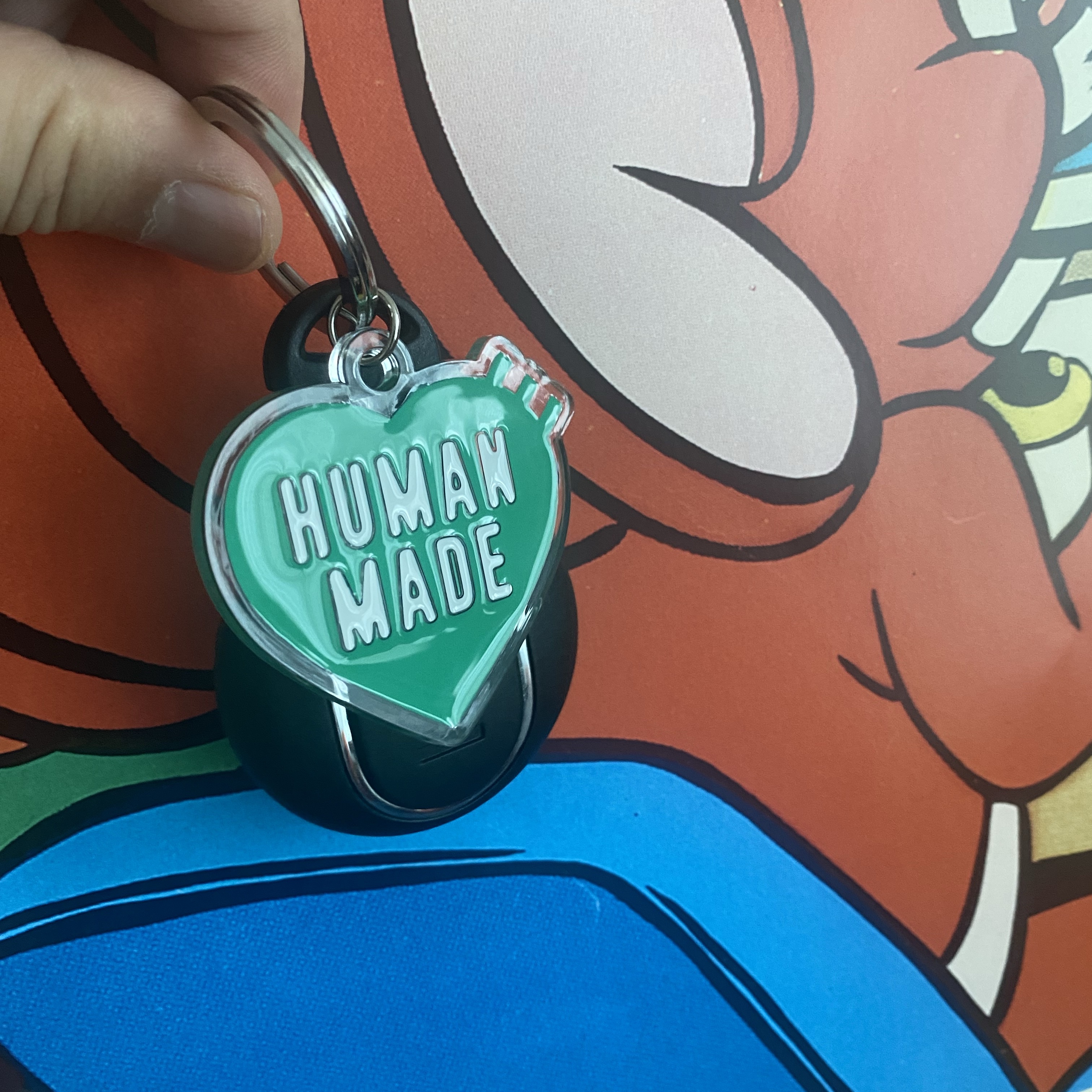 Human Made Acrylic Heart Keyring Green 착용 스타일