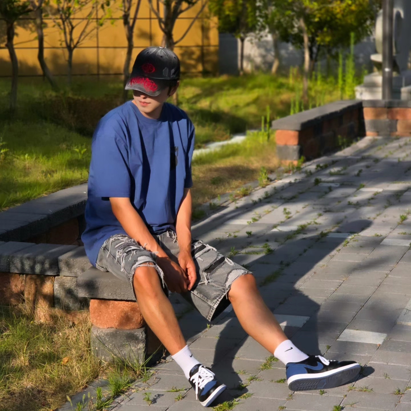 Stussy 8 Ball T-Shirt Midnight - 22SS, Jordan 1 Retro Low OG Mystic Navy 착용 스타일 - 4