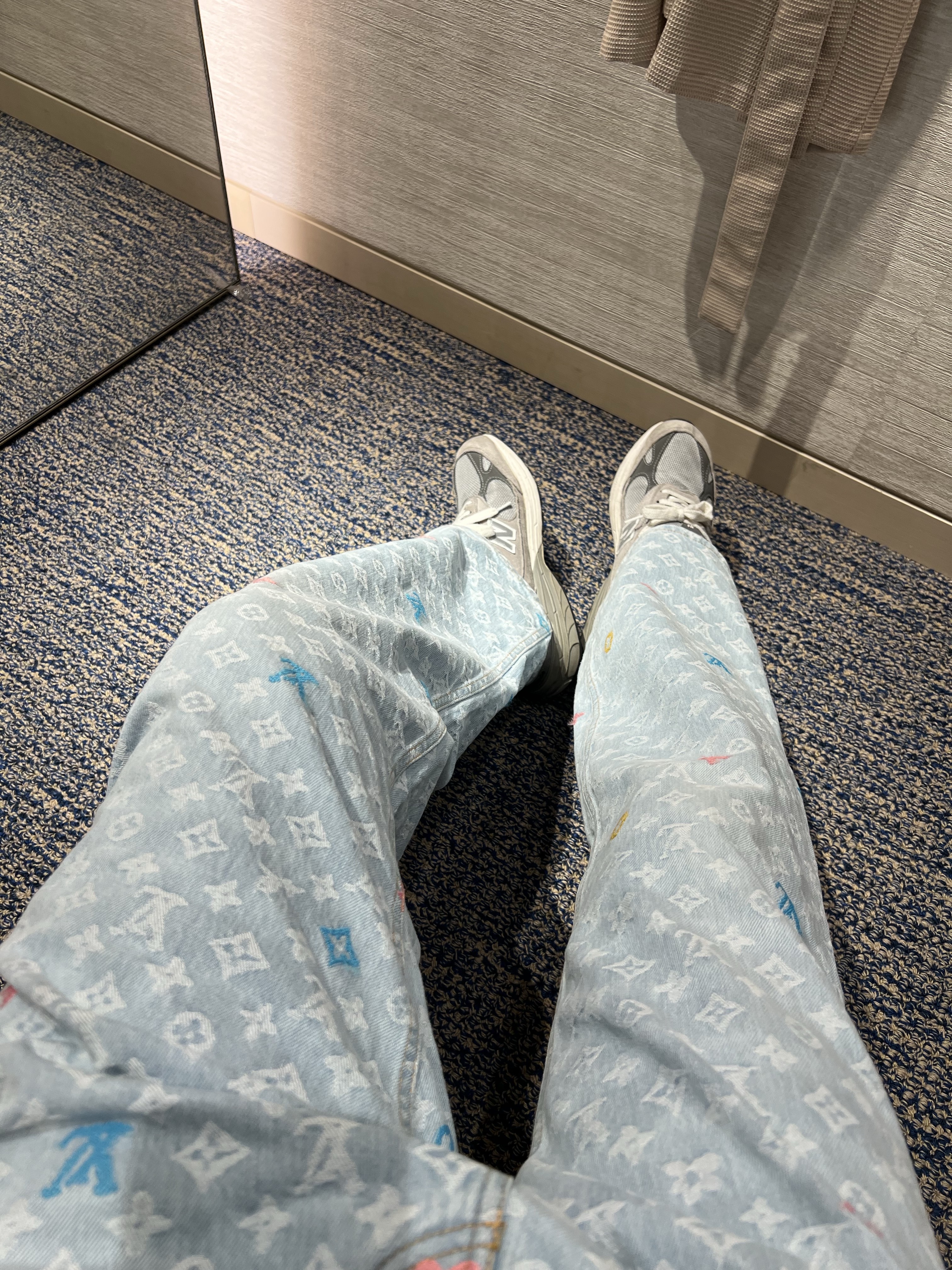 Louis Vuitton Monogram Denim Pants Indigo, New Balance 991 Made in UK Grey 착용 스타일