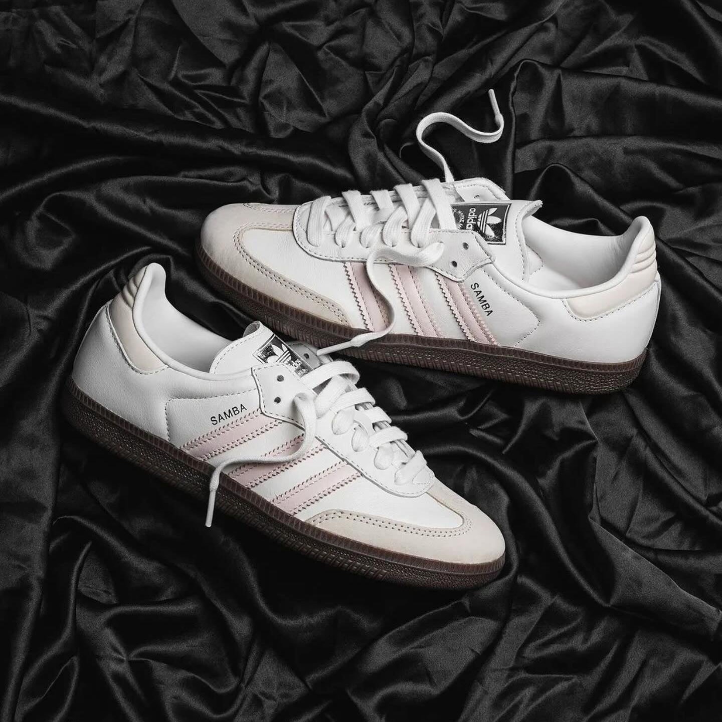 (W) Adidas Samba OG Cloud White Wonder Quartz, Adidas Samba OG Cloud White 착용 스타일 - 1