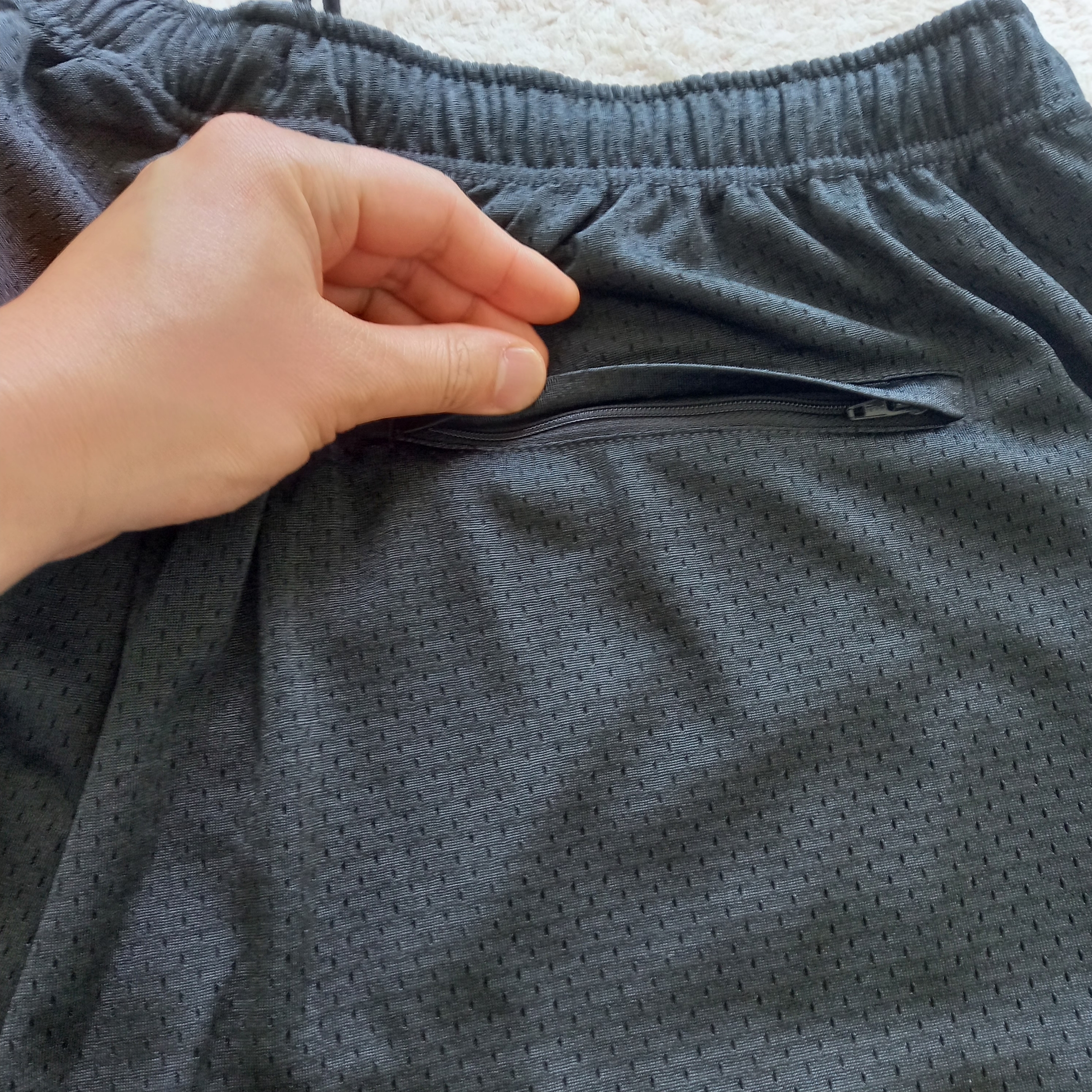 Supreme x Champion Mesh Short Black - 24SS 착용 스타일 - 4
