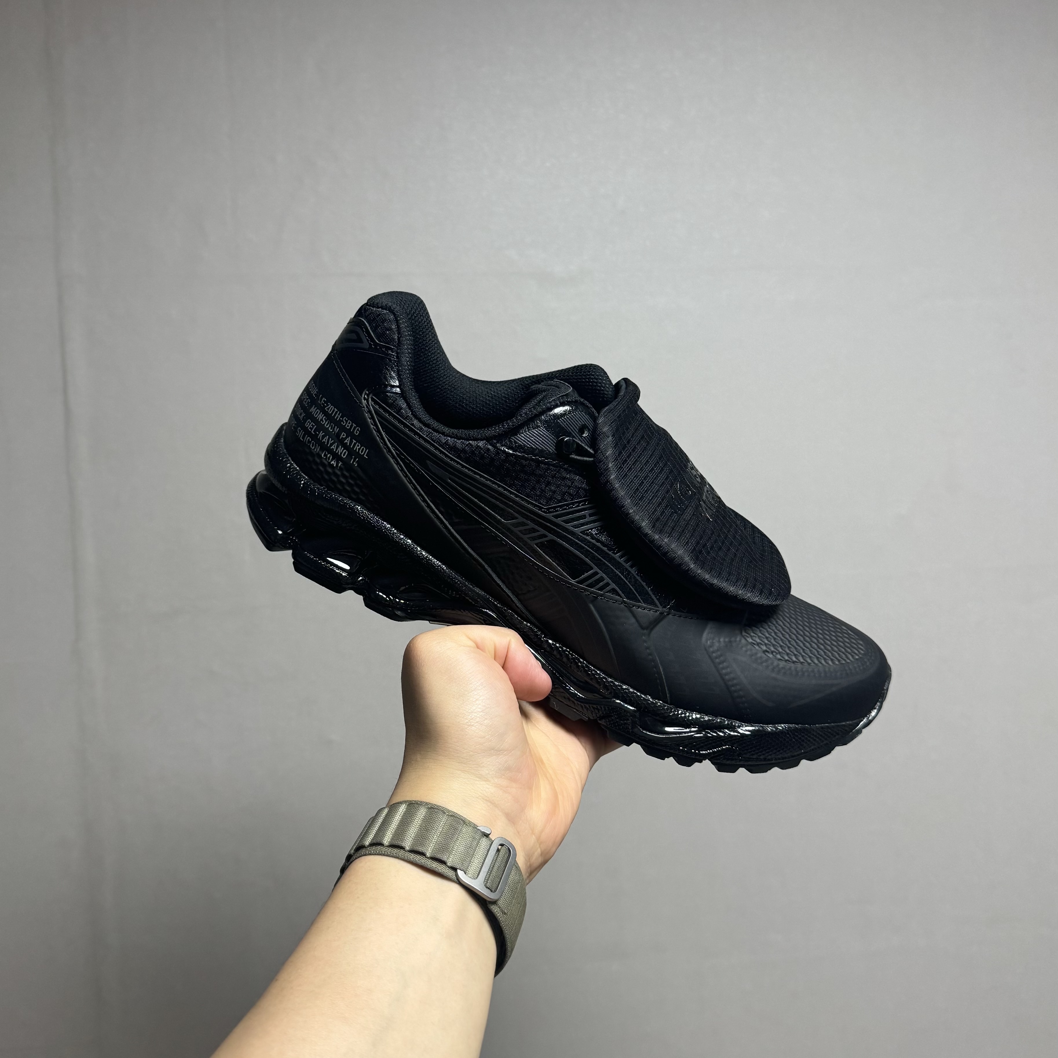 Asics x Limited Edt x SBTG Gel-Kayano 14 Monsoon Patrol Black 착용 스타일 - 1