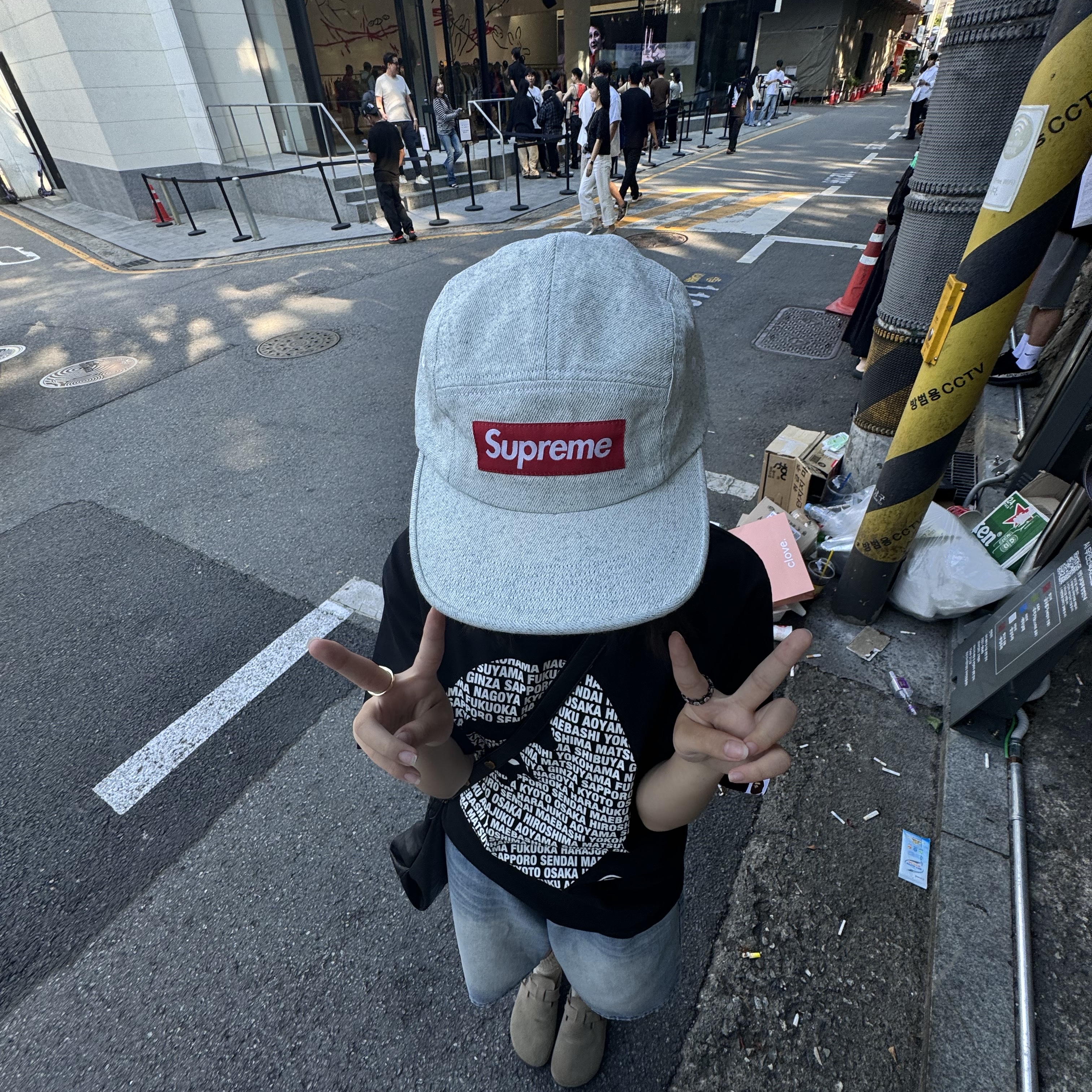 BAPE Japan Ape Head T-Shirt Black, Supreme Coated Denim Camp Cap White - 24SS 착용 스타일