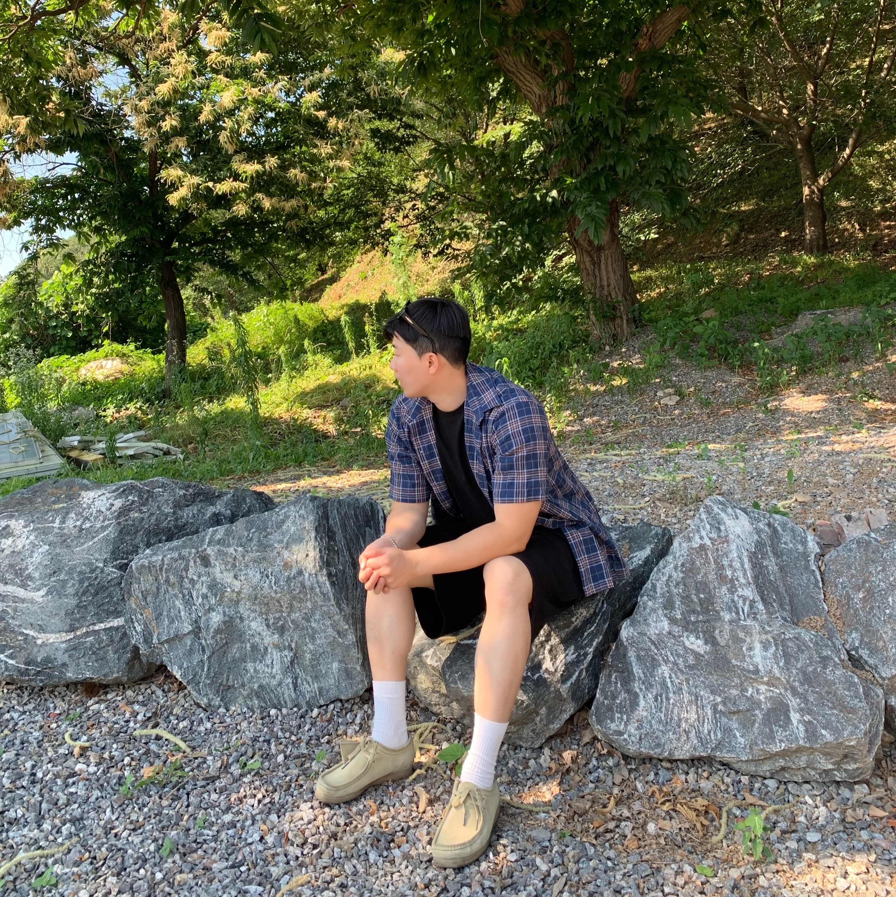 Clarks Wallabee Maple Suede 착용 스타일 - 2