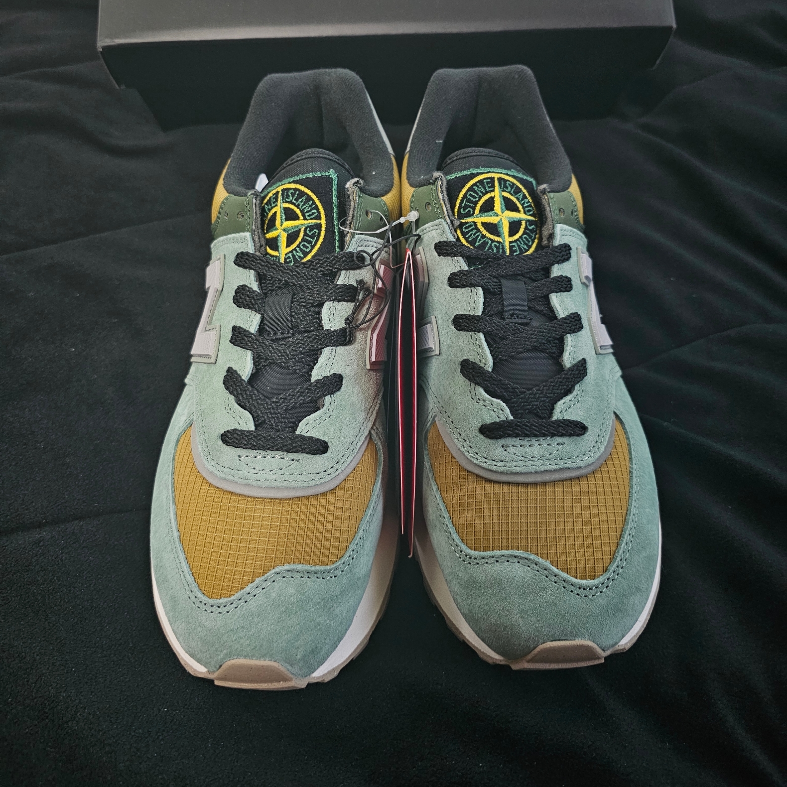 New Balance x Stone Island 574 Legacy Light Green 착용 스타일 - 2