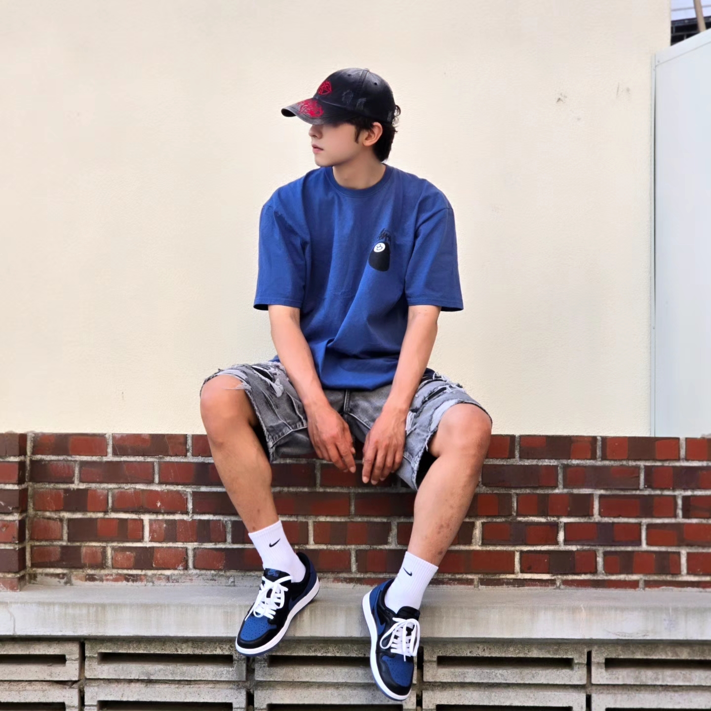 Stussy 8 Ball T-Shirt Midnight - 22SS, Jordan 1 Retro Low OG Mystic Navy 착용 스타일 - 2