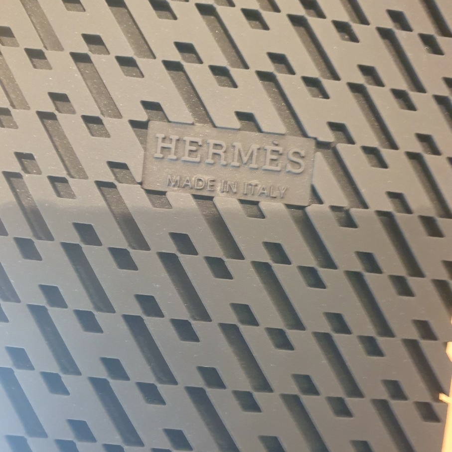 (W) Hermes Chypre Sandal Calfskin & Blanc 착용 스타일 - 3