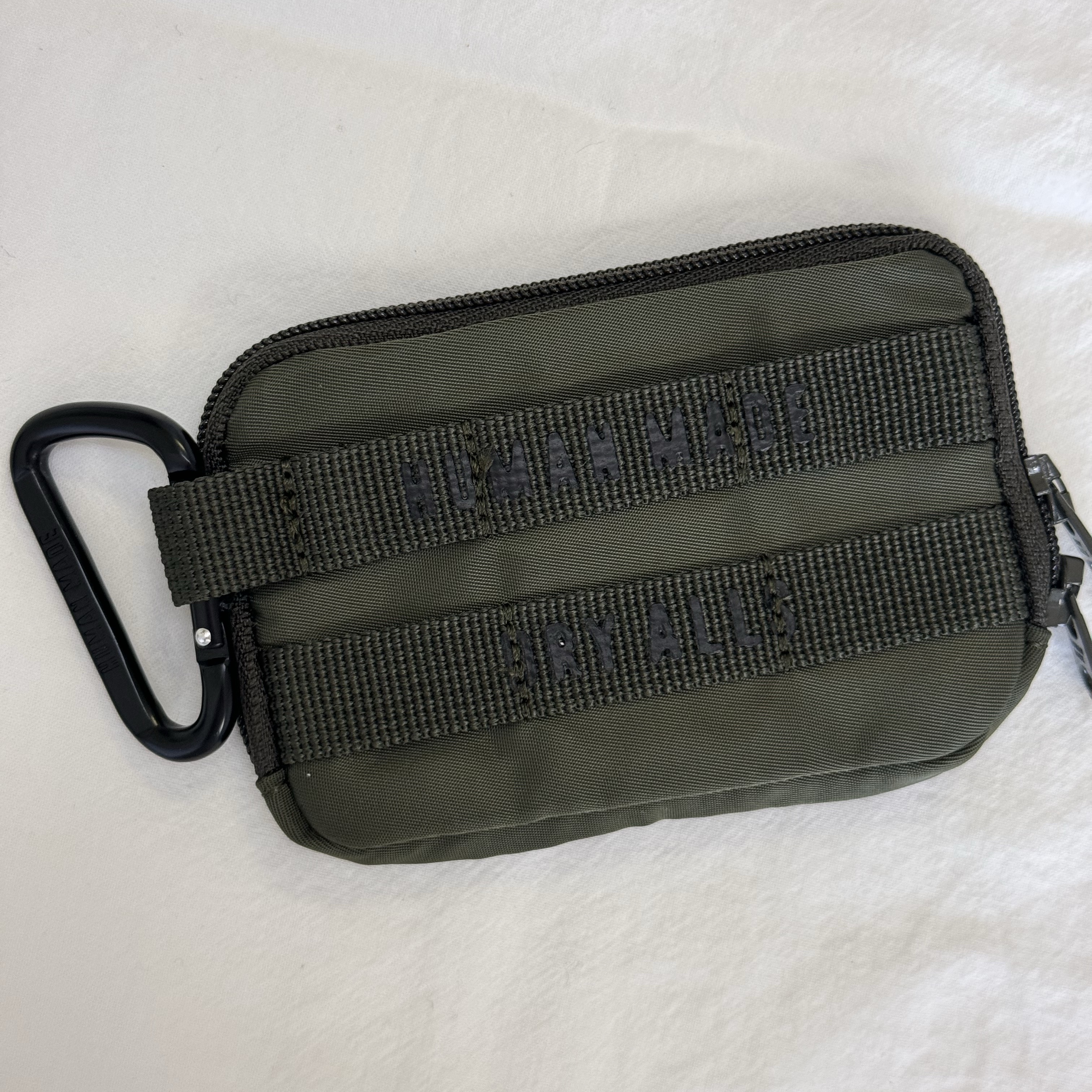Human Made Military Card Case Olive Drab 착용 스타일 - 1