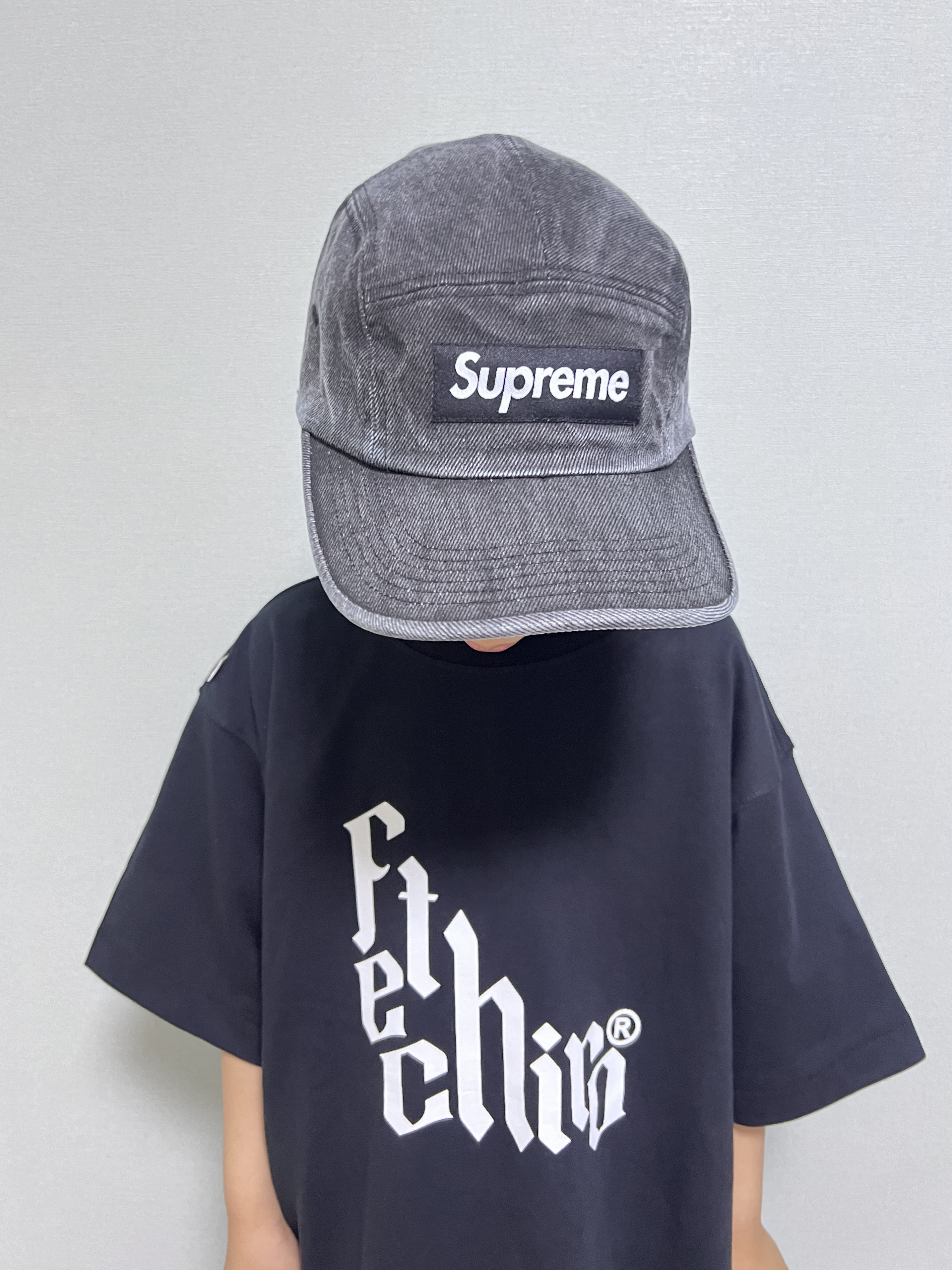 Supreme Coated Denim Camp Cap Black - 24SS 착용 스타일 - 2
