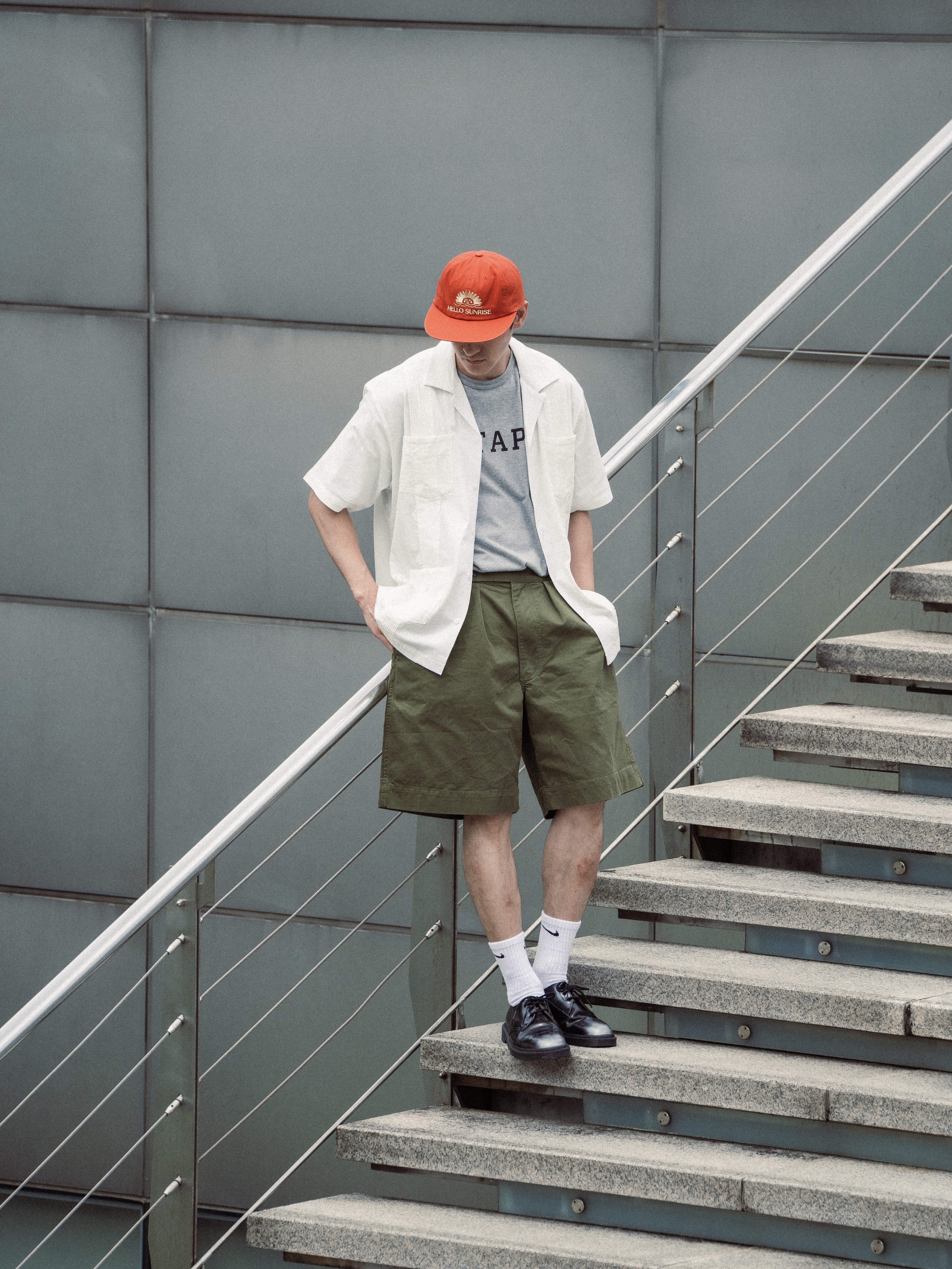 Dr. Martens x Supreme 1461 Gray Silver, Hello Sunrise Washed OG Logo 6panel Cap_Burnt Orange 착용 스타일 - 1