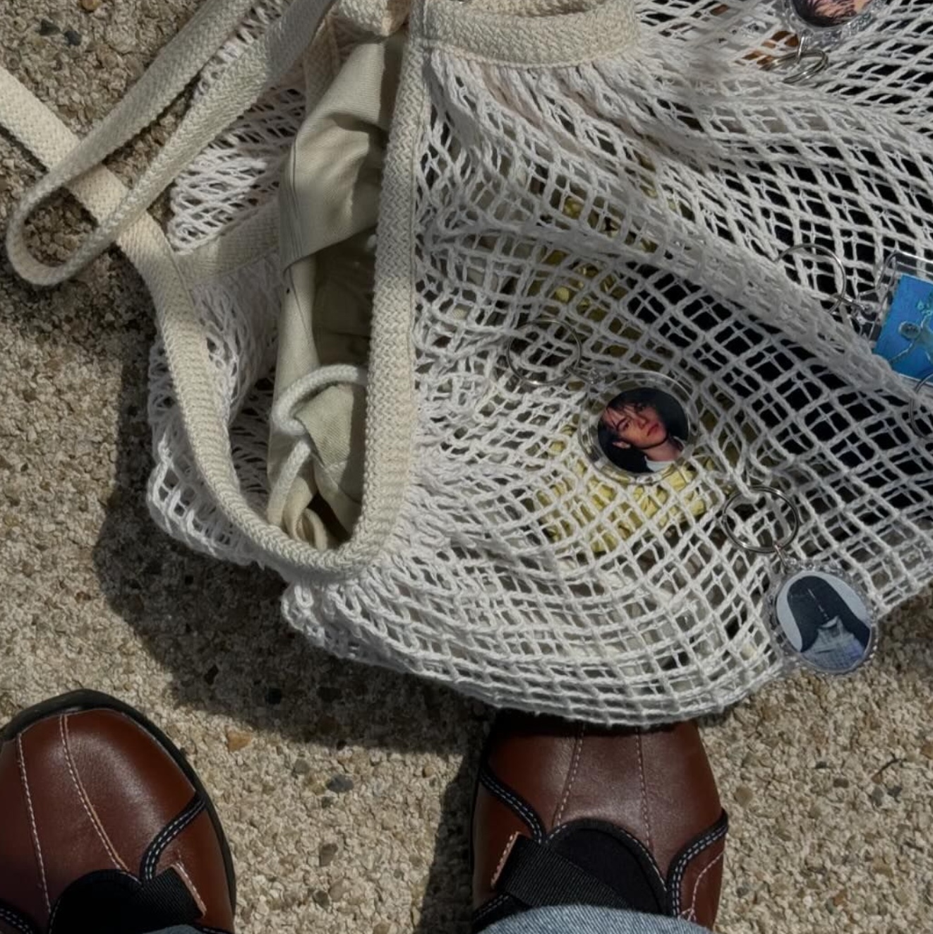 Fillintheblank Fish Crochet Bag Blue, Fillintheblank Fish Crochet Bag Black 착용 스타일