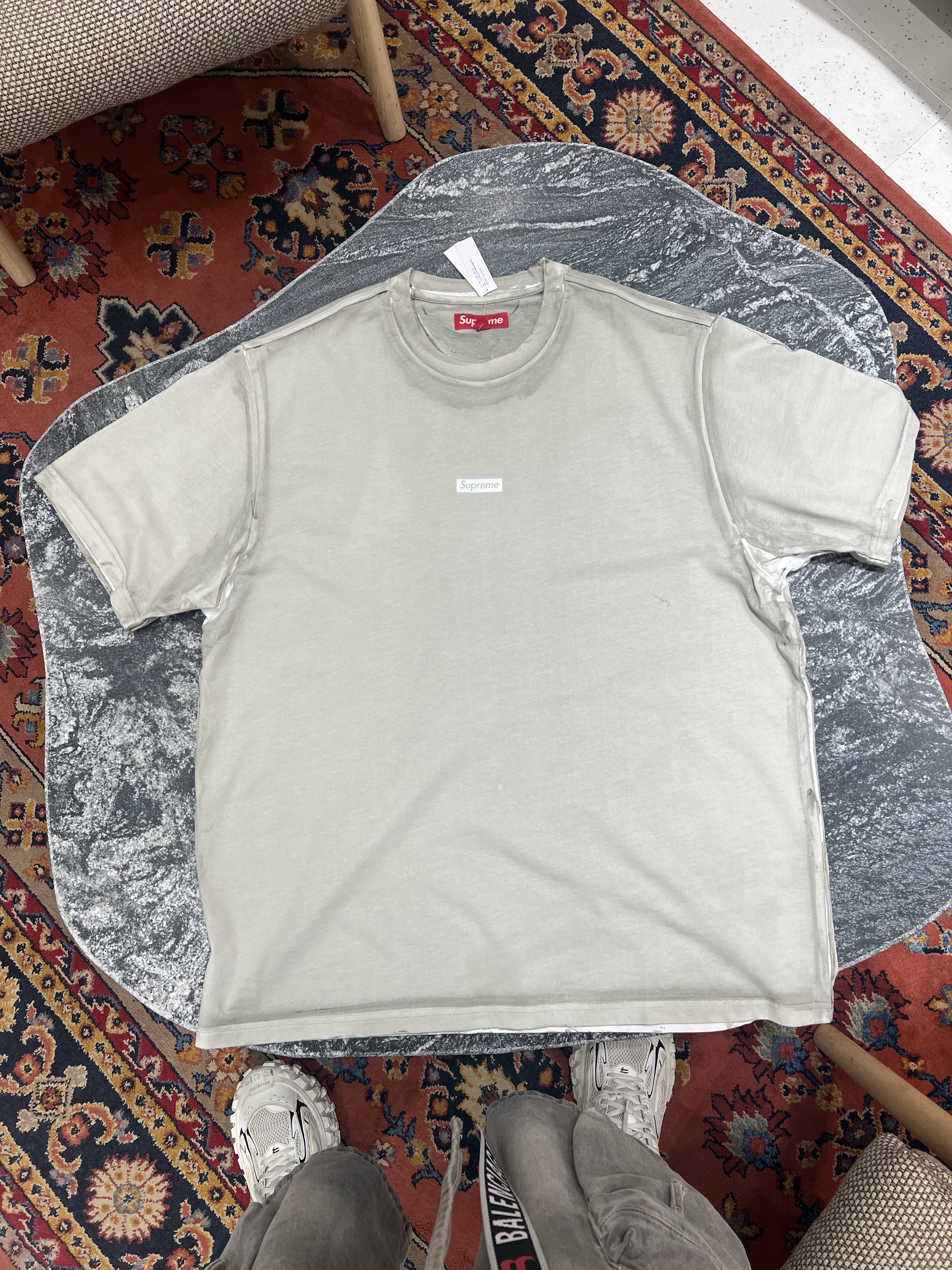 Supreme Overprint Small Box S/S Top Grey - 24SS, Balenciaga Defender Sneakers Light Beige 착용 스타일 - 3