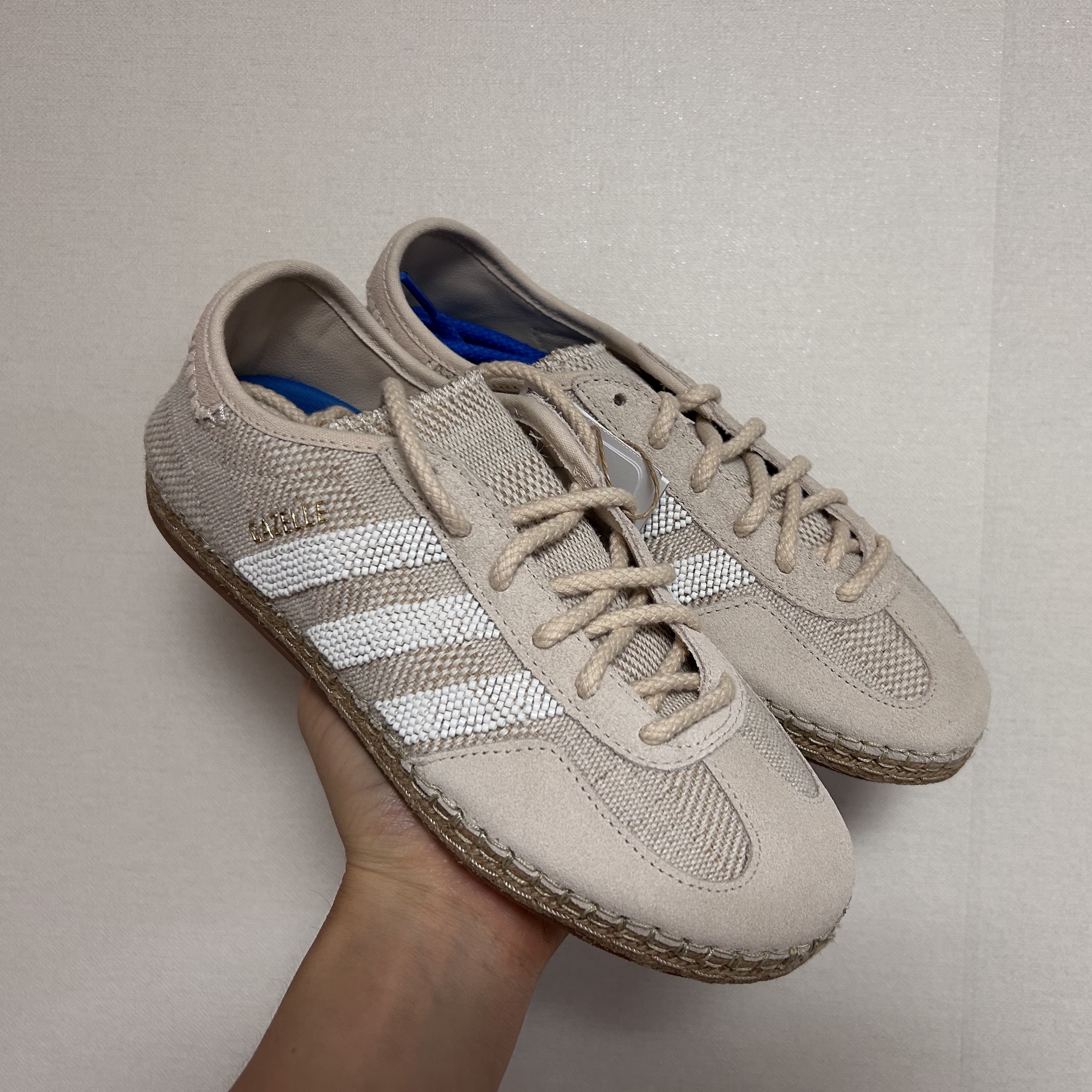 Adidas x Clot Gazelle Halo Ivory Cloud White 착용 스타일 - 2