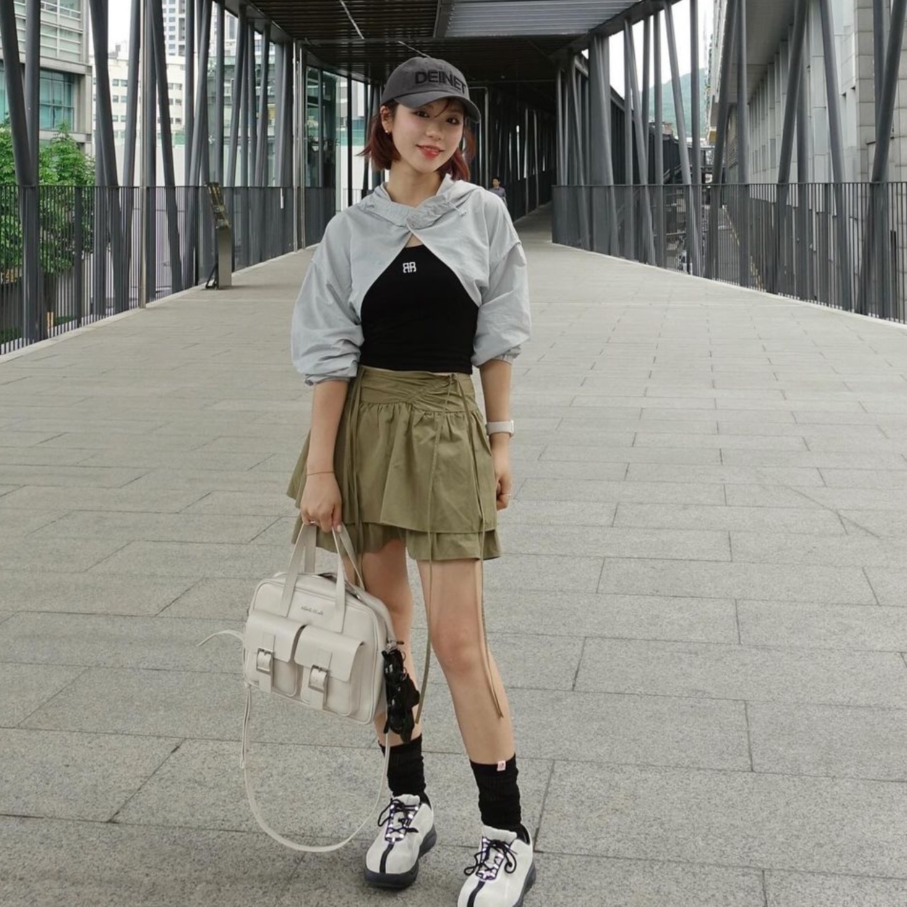 Fillintheblank Pk Middle Shoulder Bag Camel, Fillintheblank Pk Middle Shoulder Bag Glossy Butter 착용 스타일