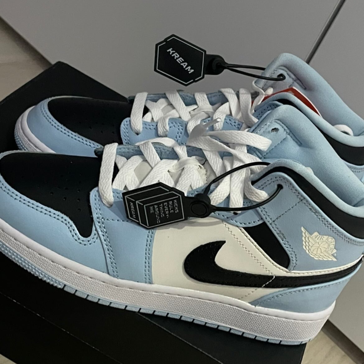 (GS) Jordan 1 Mid Ice Blue Black 착용 스타일 - 2