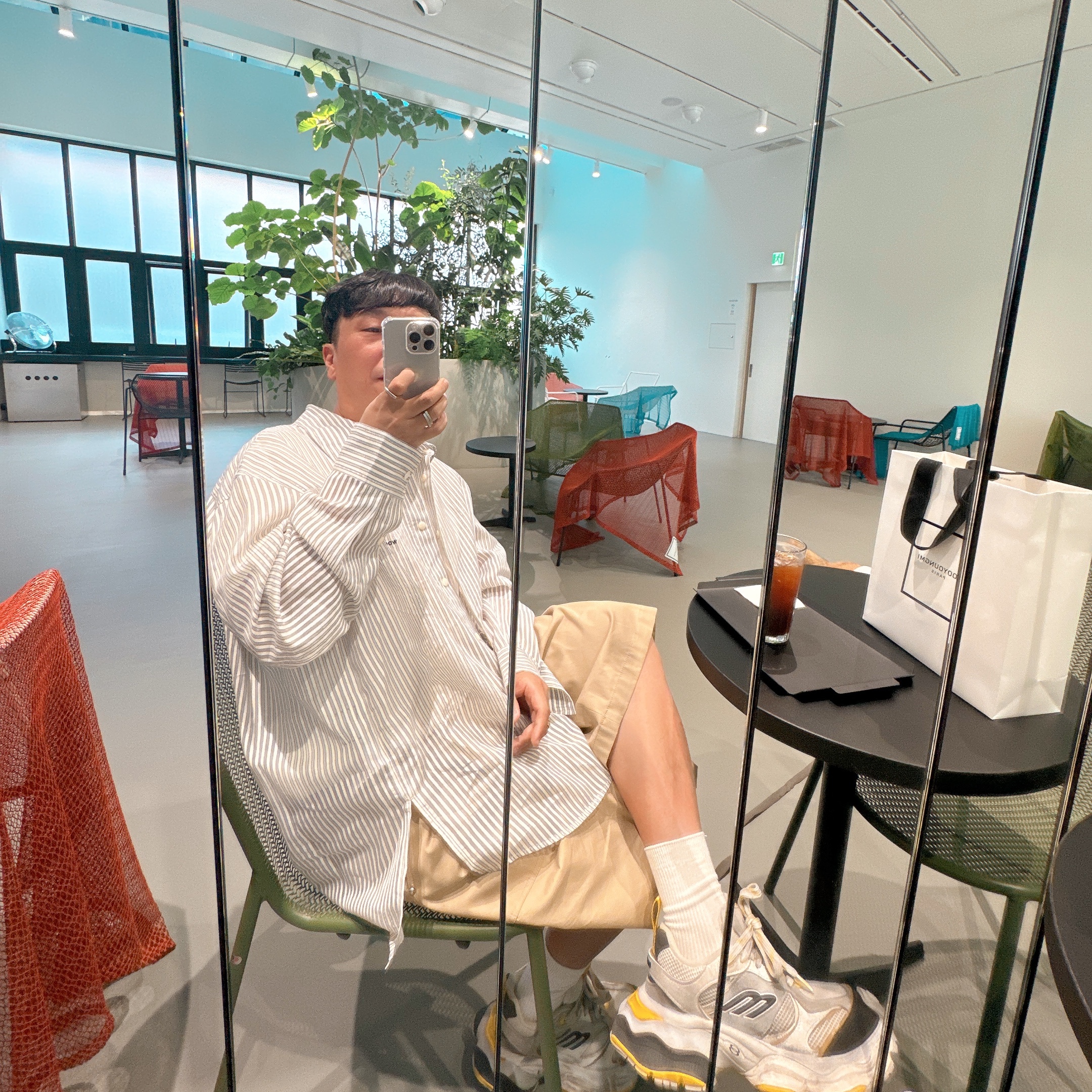 Balenciaga Cargo Sneakers Grey Black Yellow 착용 스타일 - 2