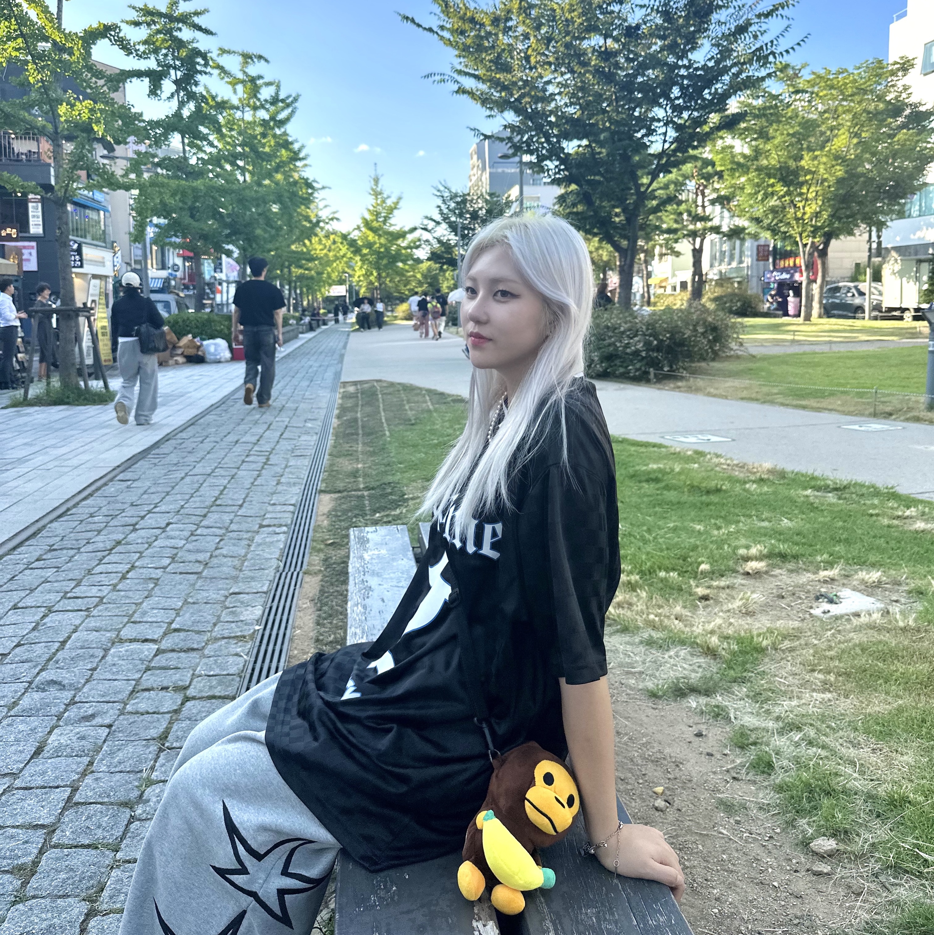 Supreme x Umbro Soccer Jersey Black - 22SS 착용 스타일 - 3