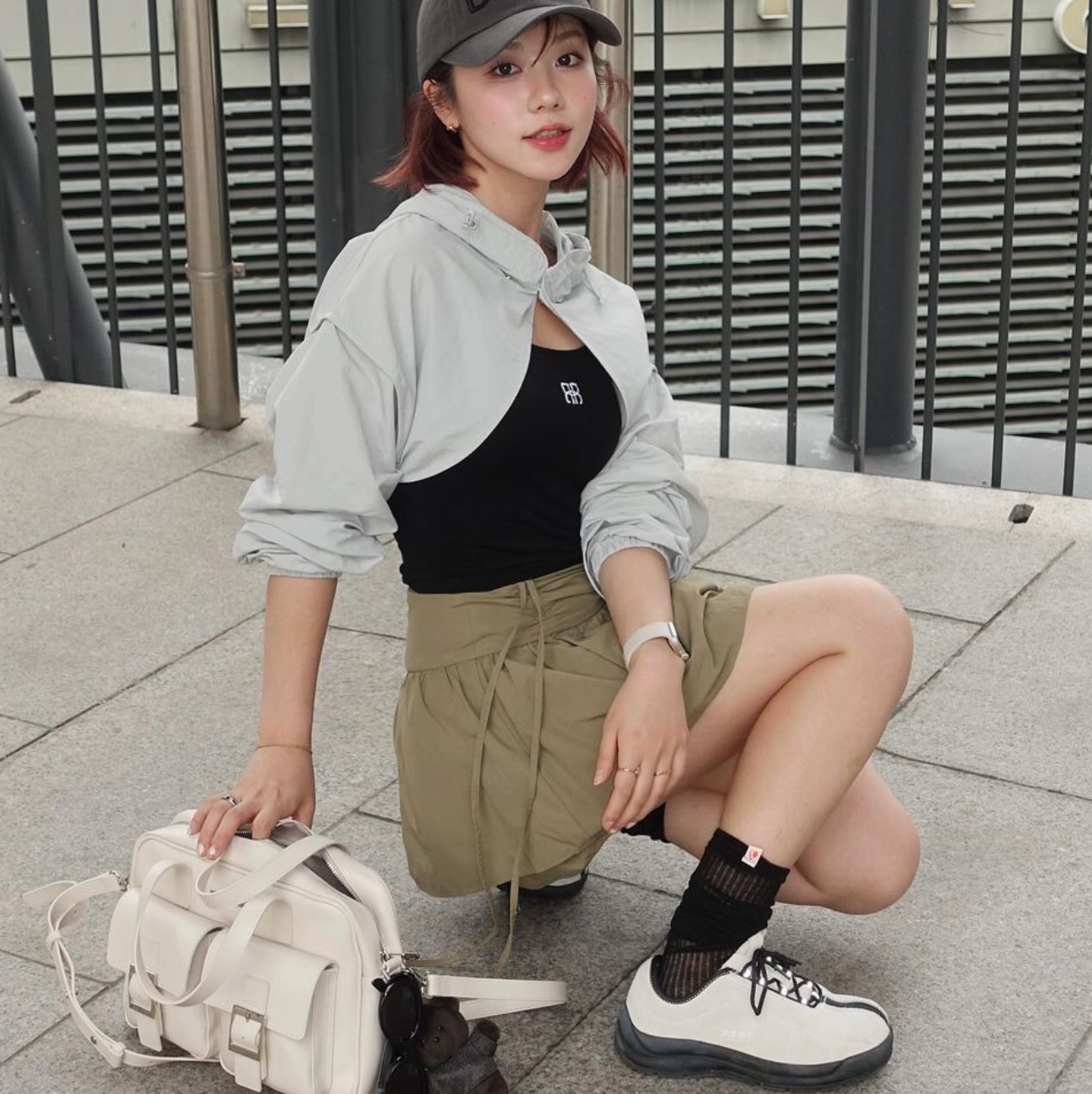 Fillintheblank Pk Middle Shoulder Bag Camel, Fillintheblank Pk Middle Shoulder Bag Glossy Butter 착용 스타일