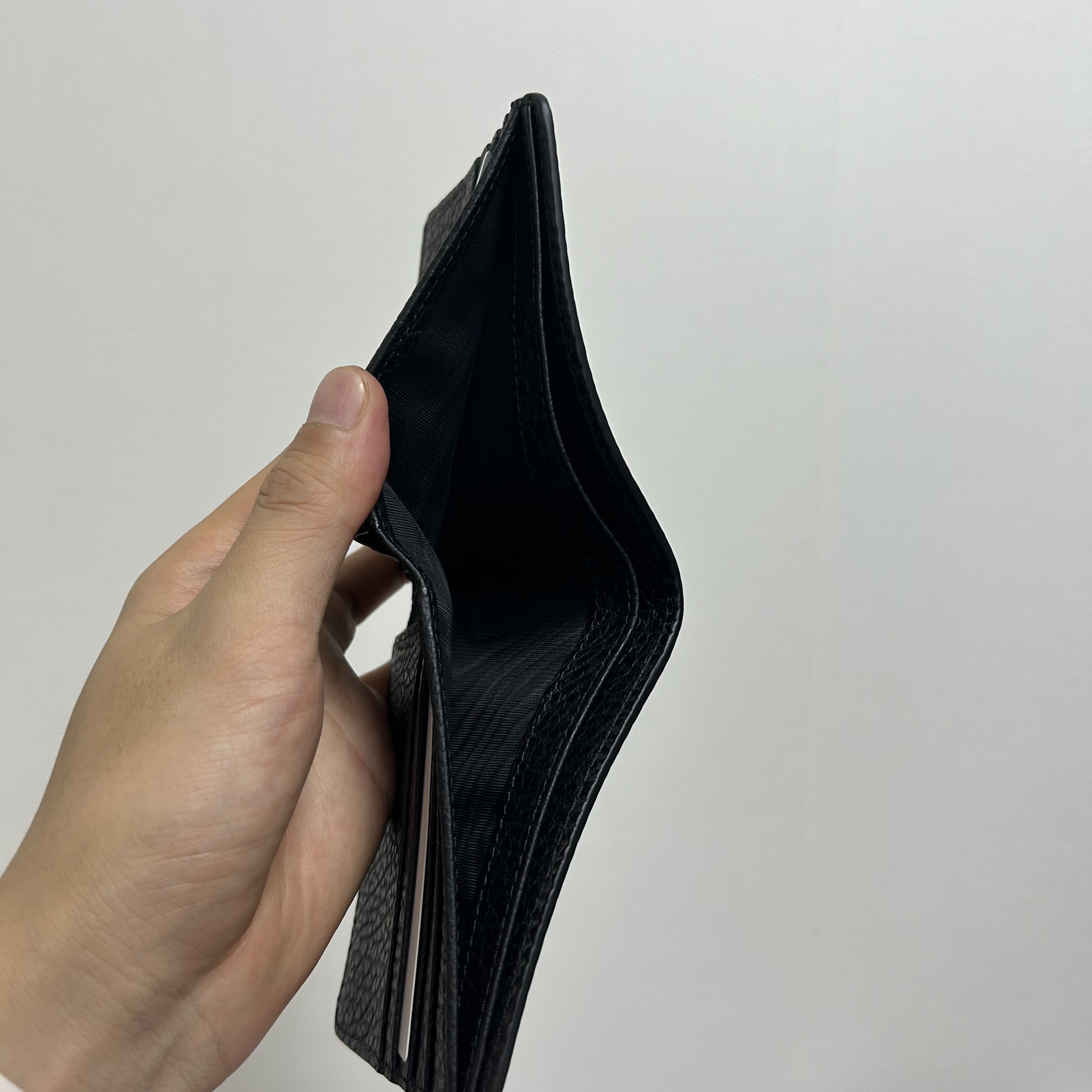Maison Margiela Bi-Fold Wallet Black 착용 스타일 - 6