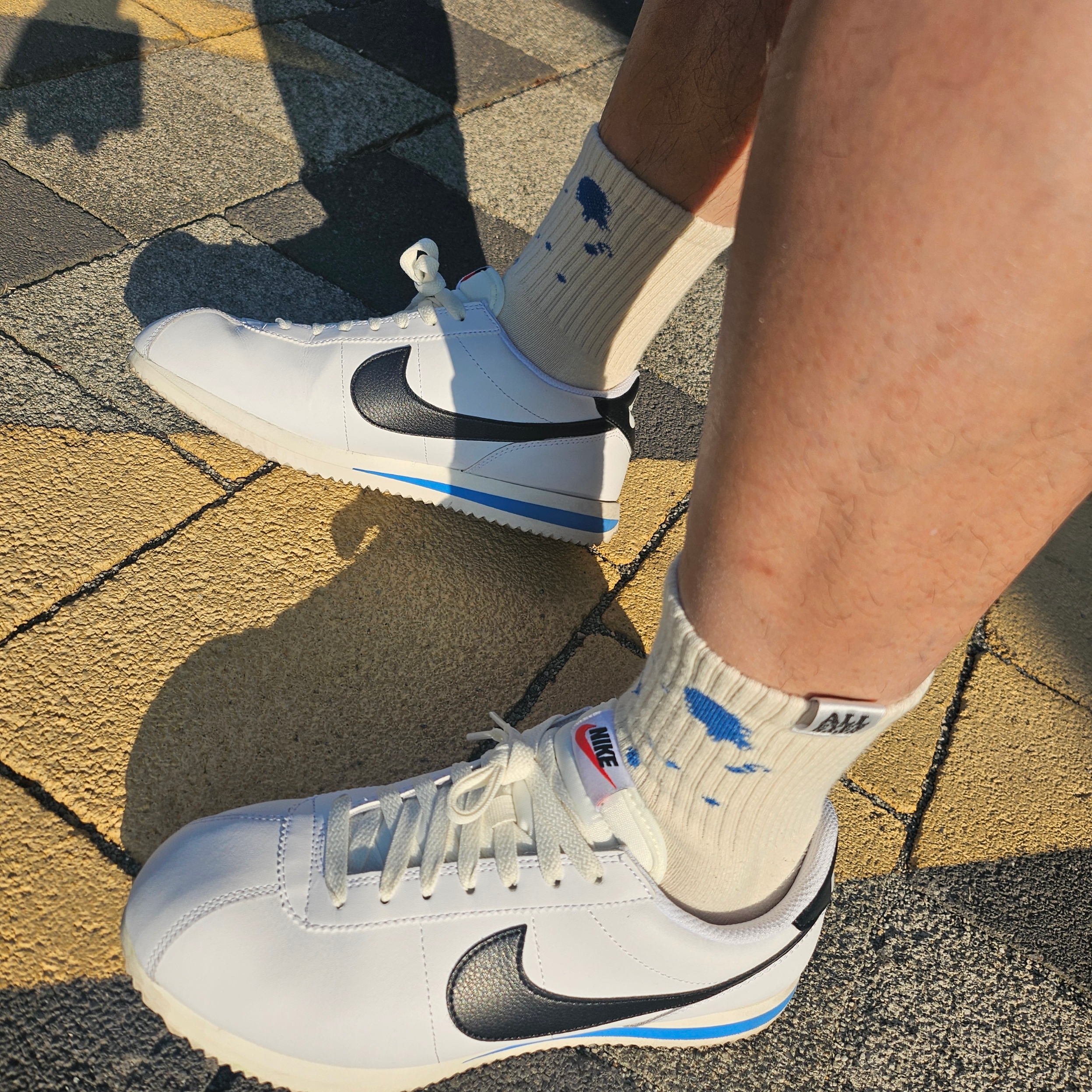 Nike Cortez White and Black 착용 스타일