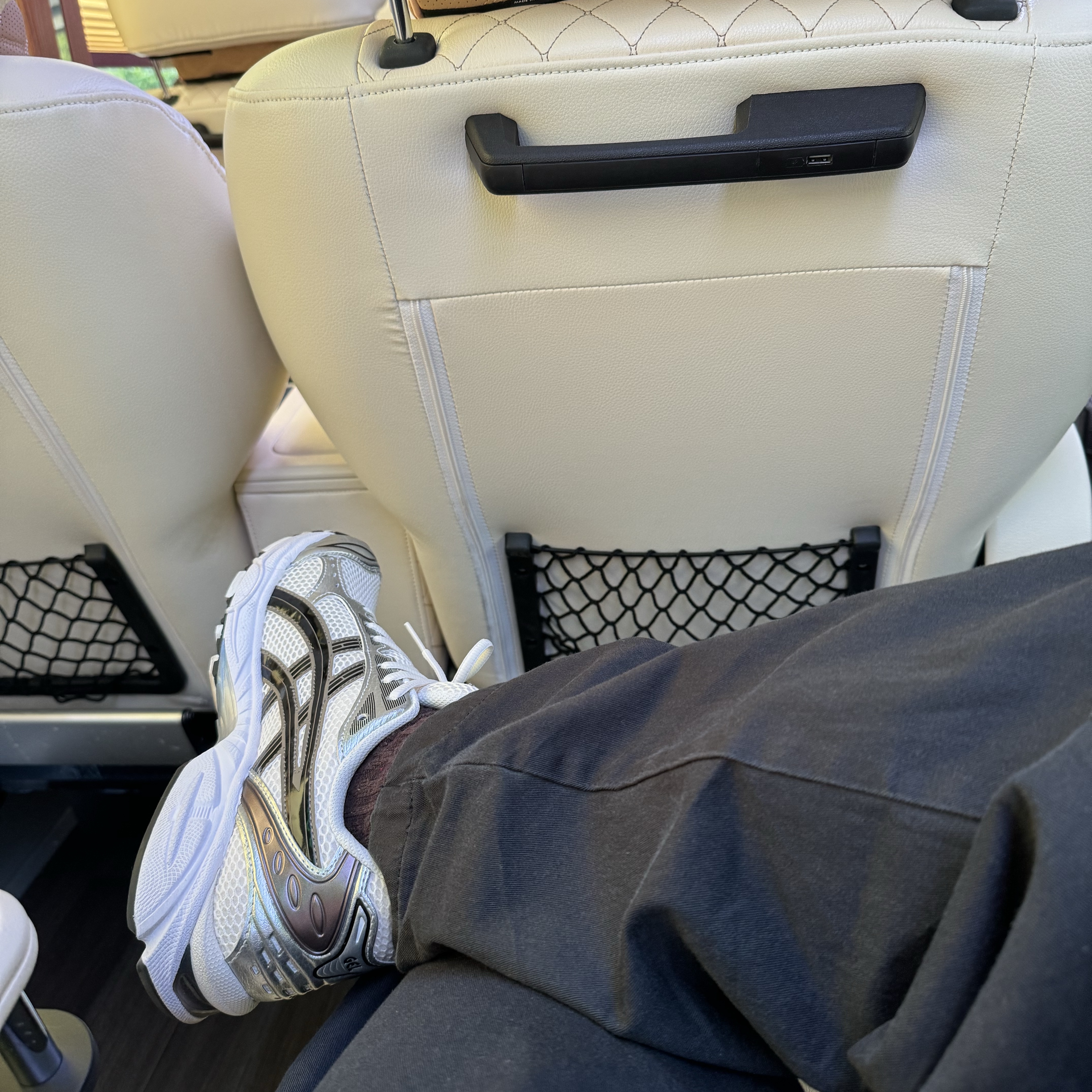 Asics Gel-Kayano 14 Cream Black 착용 스타일
