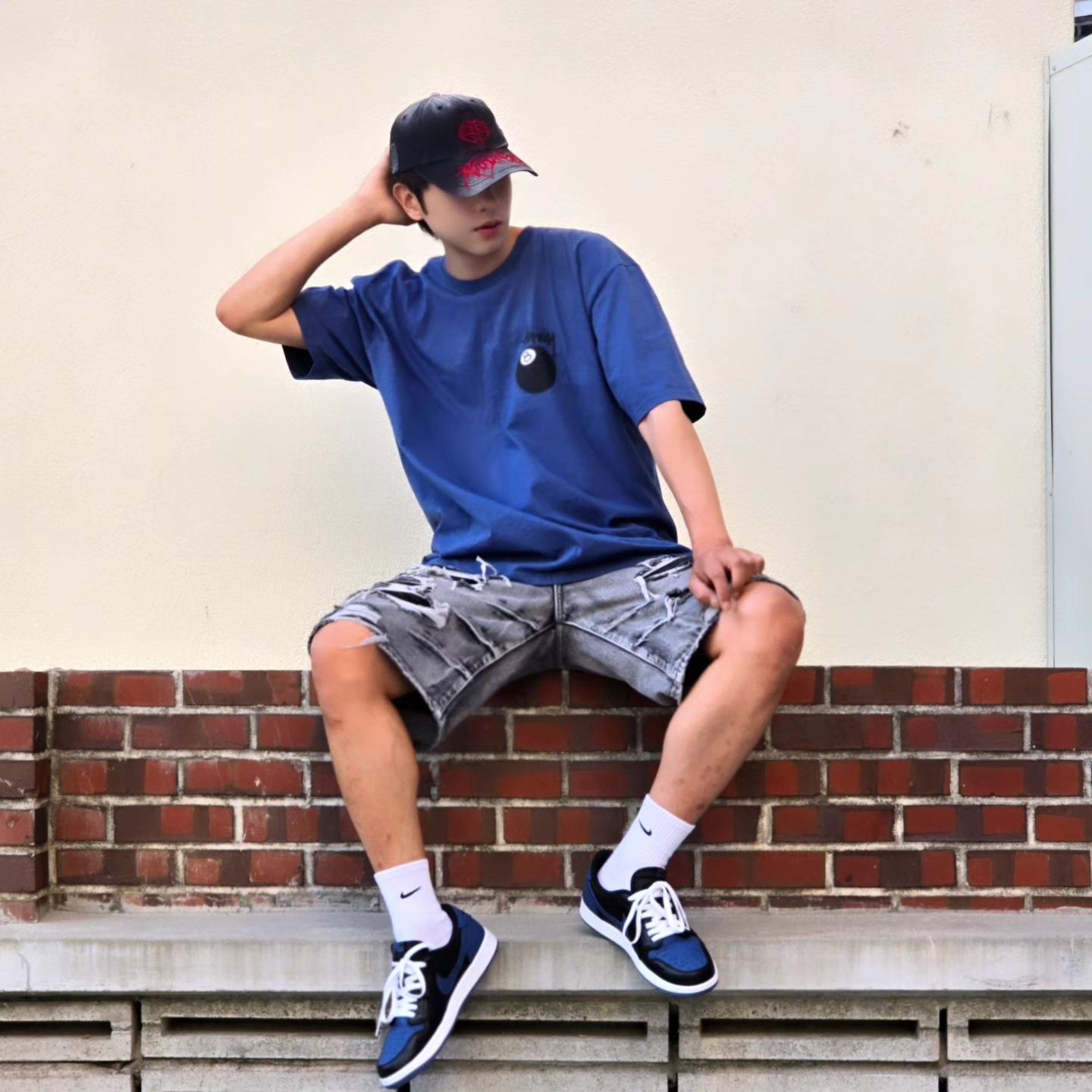 Stussy 8 Ball T-Shirt Midnight - 22SS, Jordan 1 Retro Low OG Mystic Navy 착용 스타일 - 1