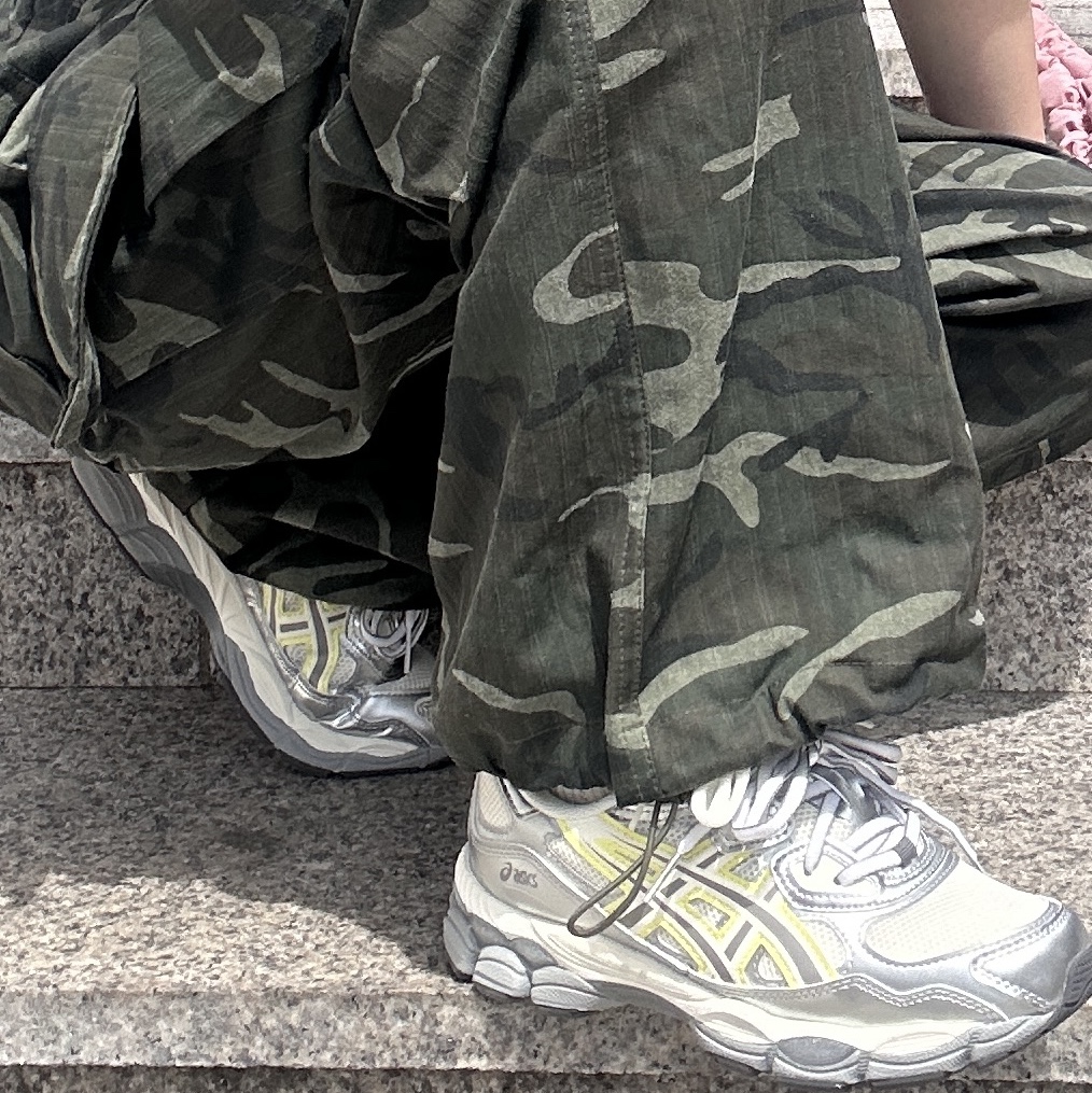 (W) Asics x Emmi Gel-NYC White Huddle Yellow 착용 스타일 - 3