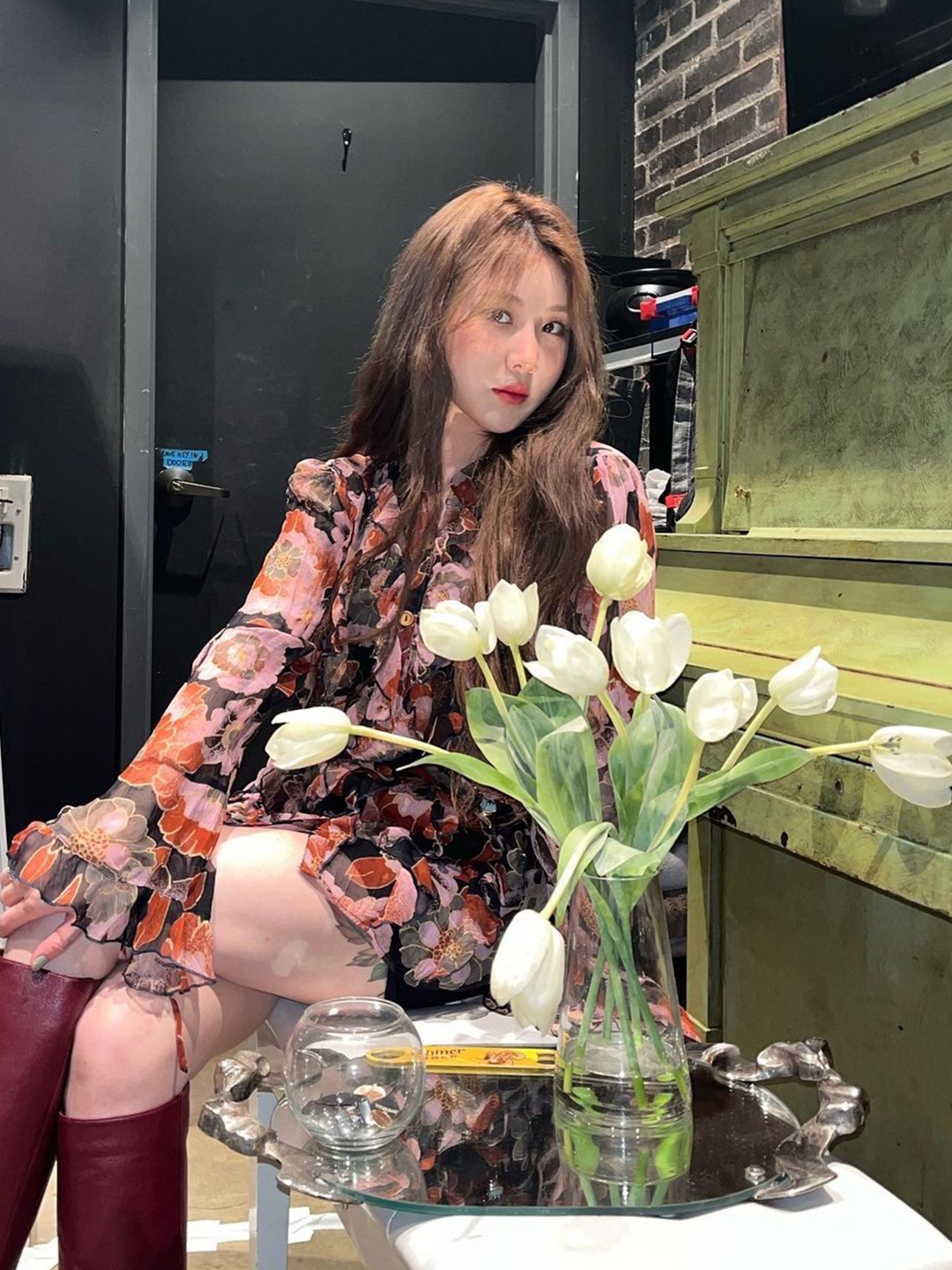 (W) Diesel Long Skirt with Flower Print Pink, (W) Maison Margiela Flower Knit Cardigan Lemon 착용 스타일 - 3