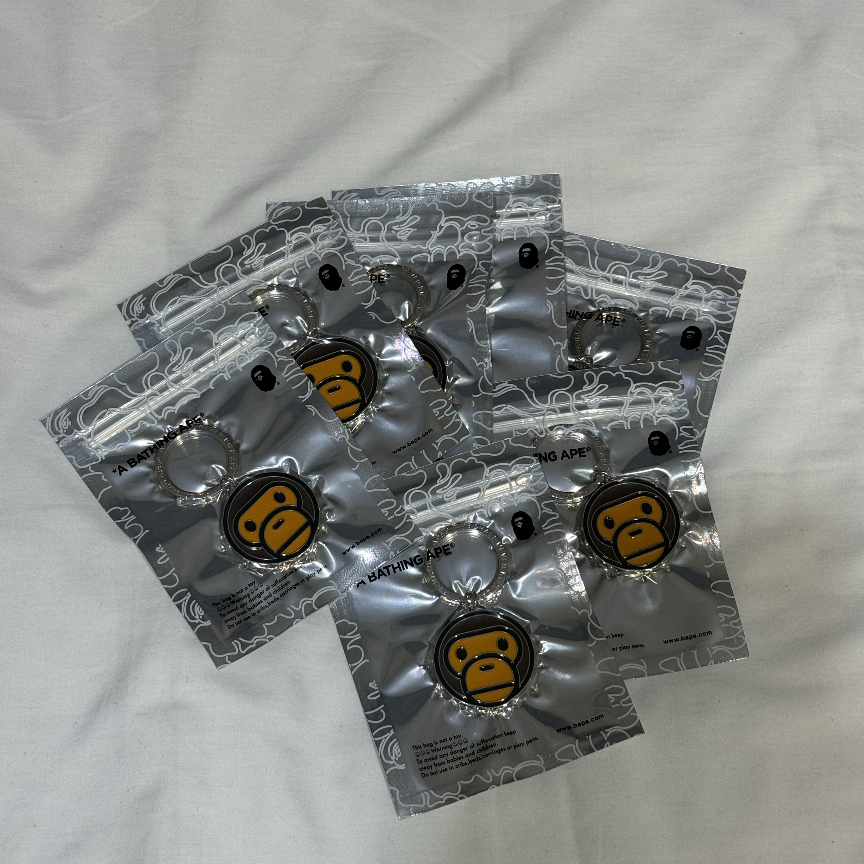 BAPE Baby Milo Metal Keychain Brown 착용 스타일