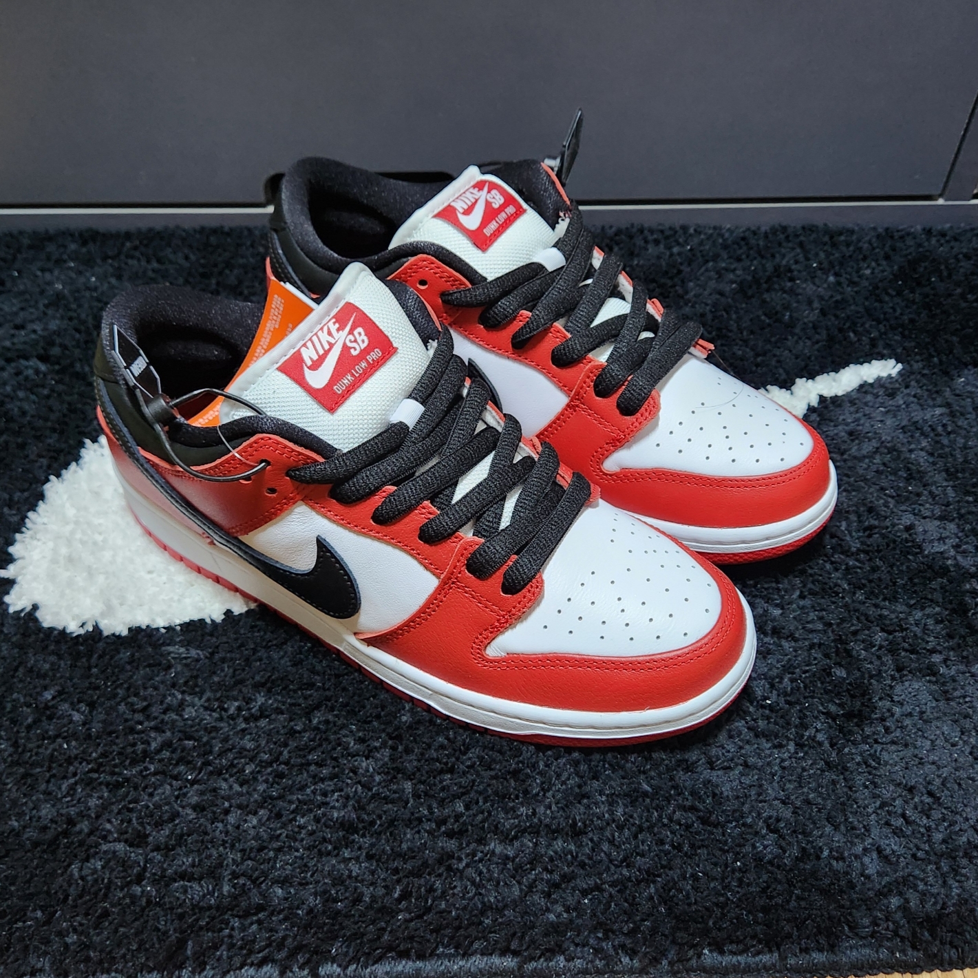 Nike SB Dunk Low Pro Chicago 착용 스타일 - 1