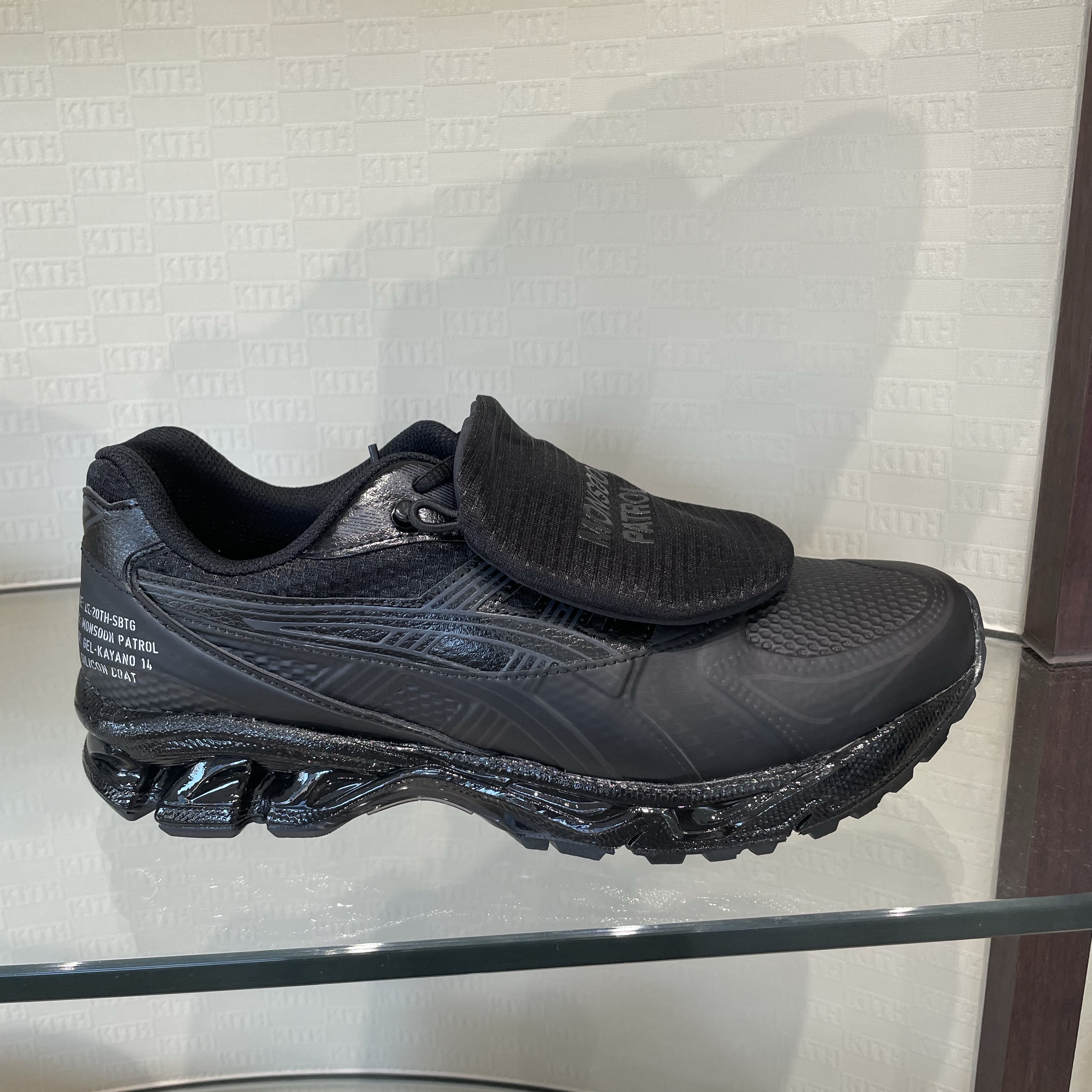 Asics x Limited Edt x SBTG Gel-Kayano 14 Monsoon Patrol Black 착용 스타일