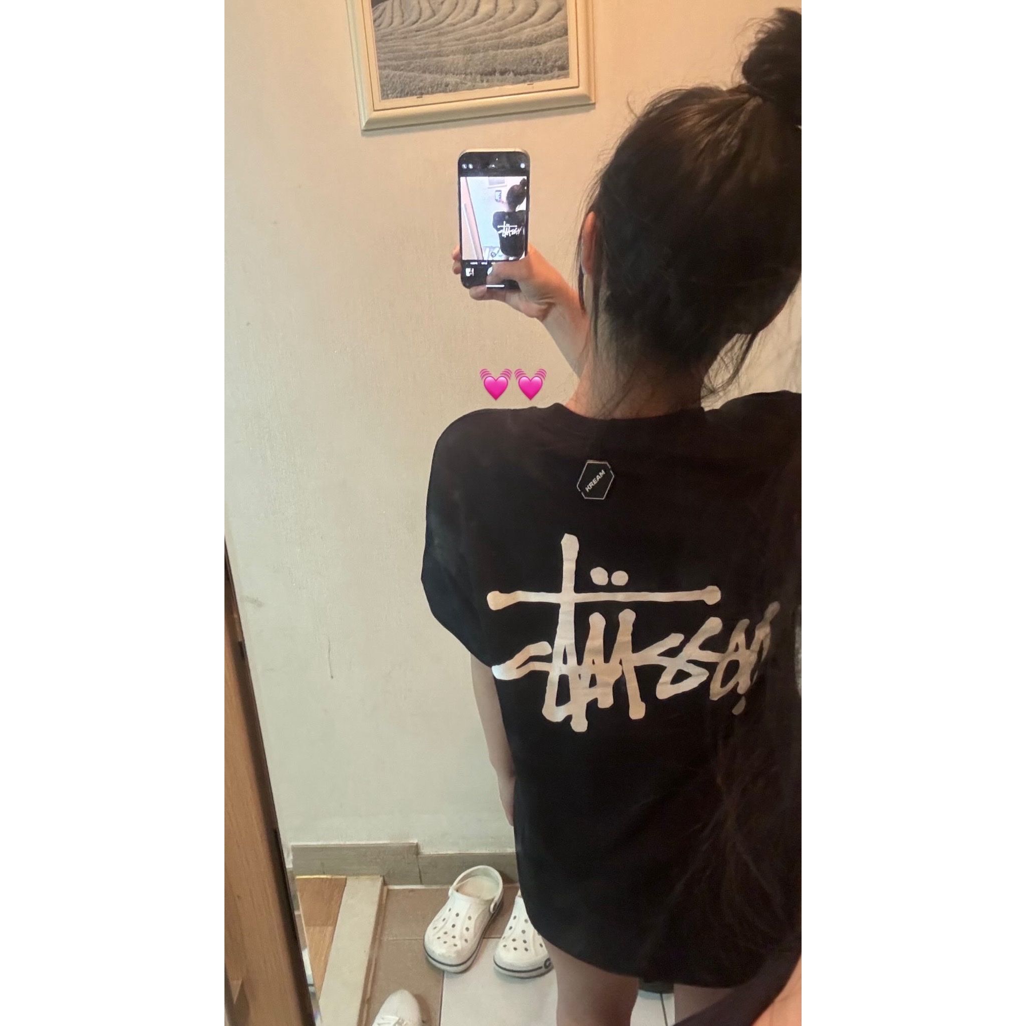 Stussy Basic Stussy T-Shirt Black, New Balance 530 Grey Matter Silver Metallic 착용 스타일 - 1