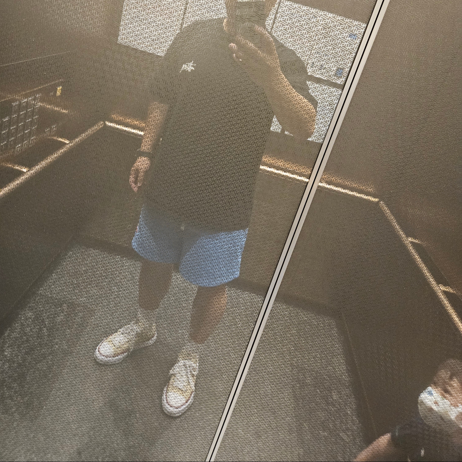 Stussy Basic Stussy T-Shirt Black 2024, 2025, Maison Mihara Yasuhiro Peterson OG Sole Canvas Low-top Sneakers Natural 착용 스타일