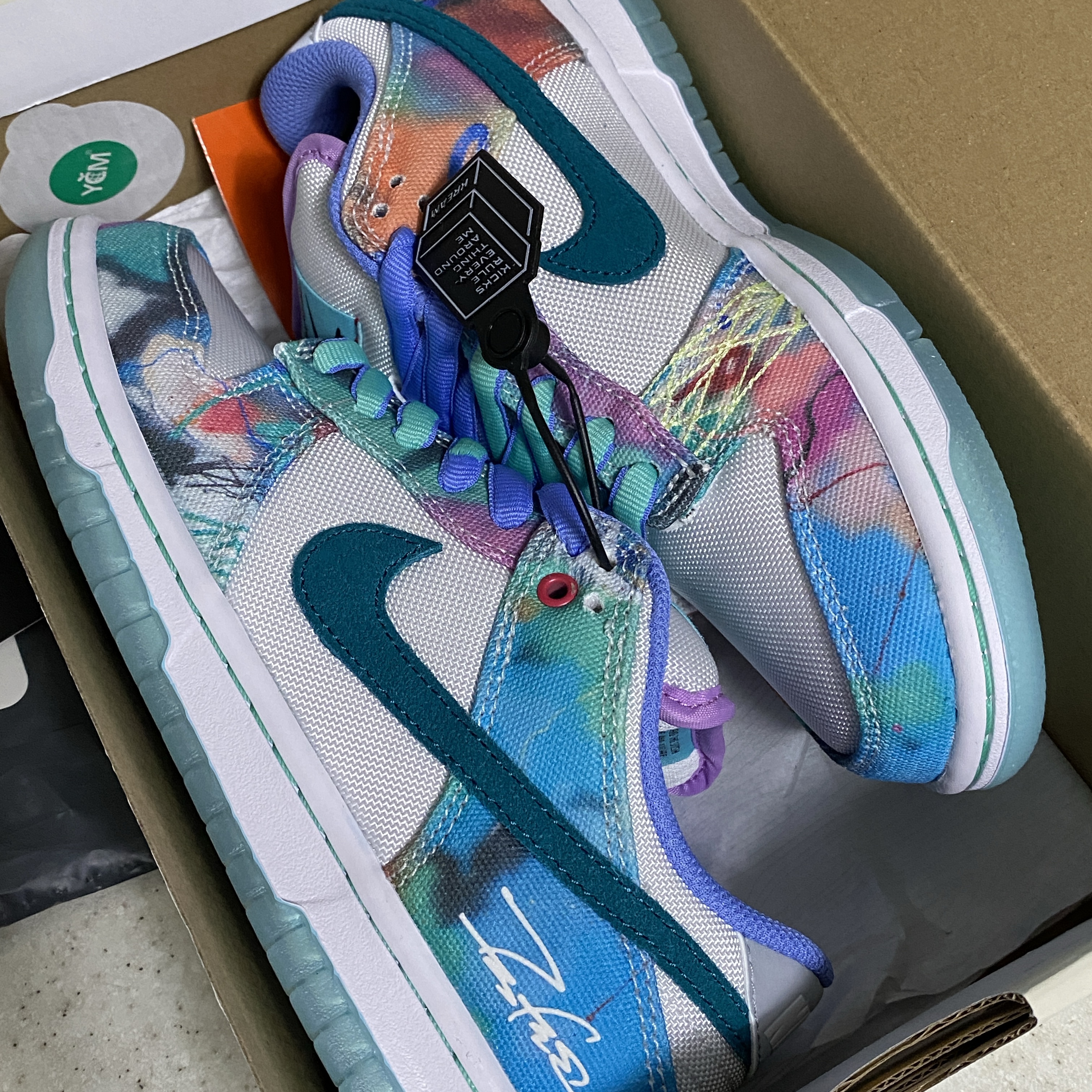 Nike x Futura Laboratories SB Dunk Low OG QS White and Geode Teal 착용 스타일