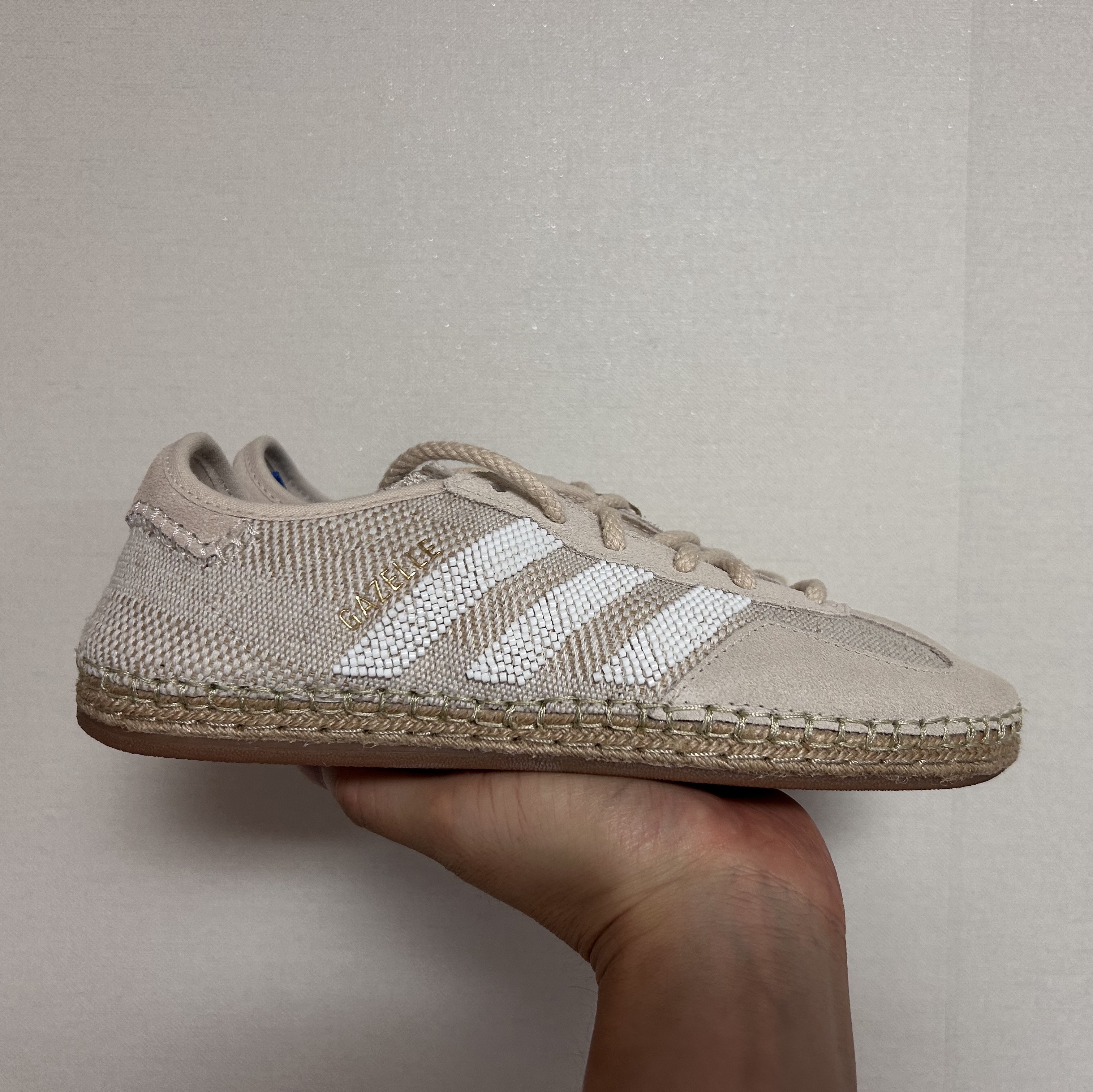 Adidas x Clot Gazelle Halo Ivory Cloud White 착용 스타일 - 1