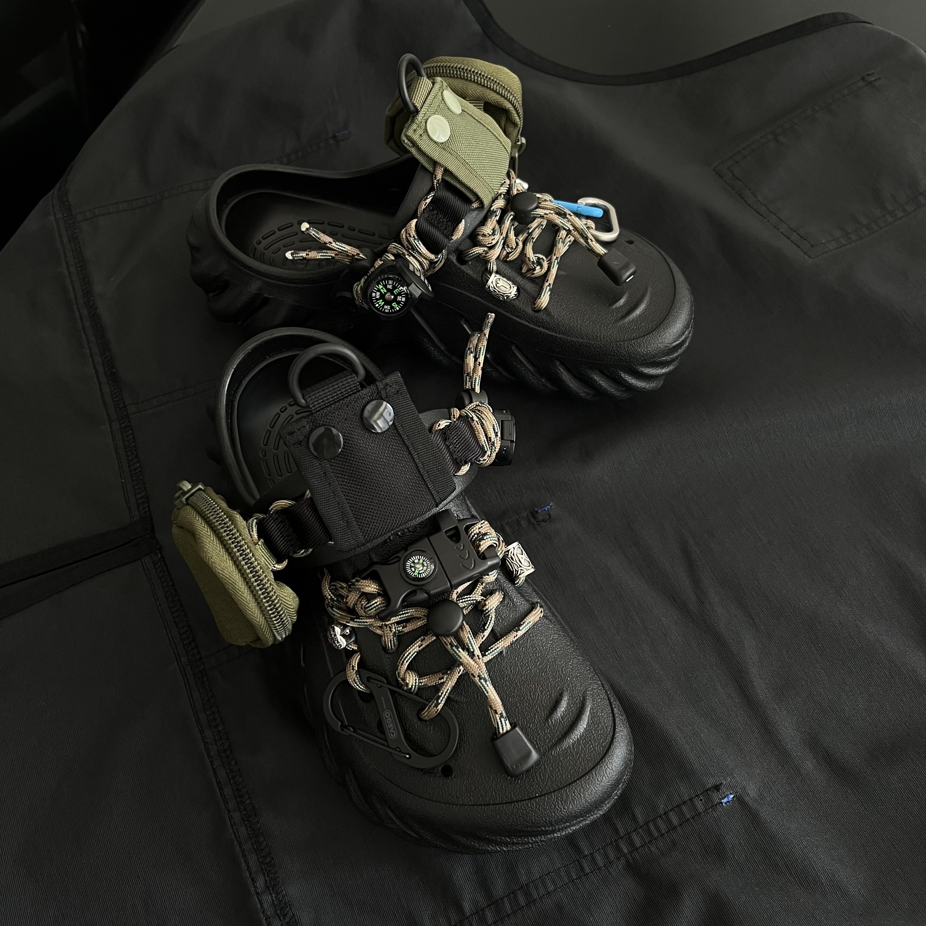 Crocs Echo Clog Black 착용 스타일 - 2