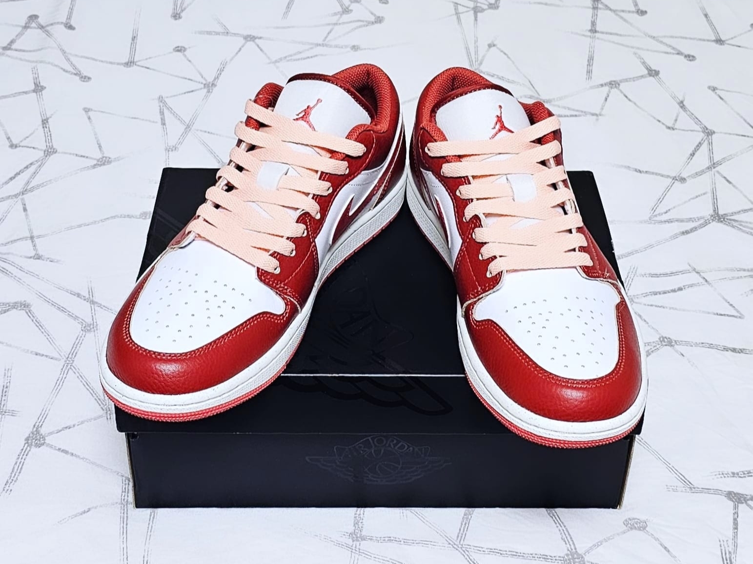 Jordan 1 Low SE Dune Red White 착용 스타일 - 3
