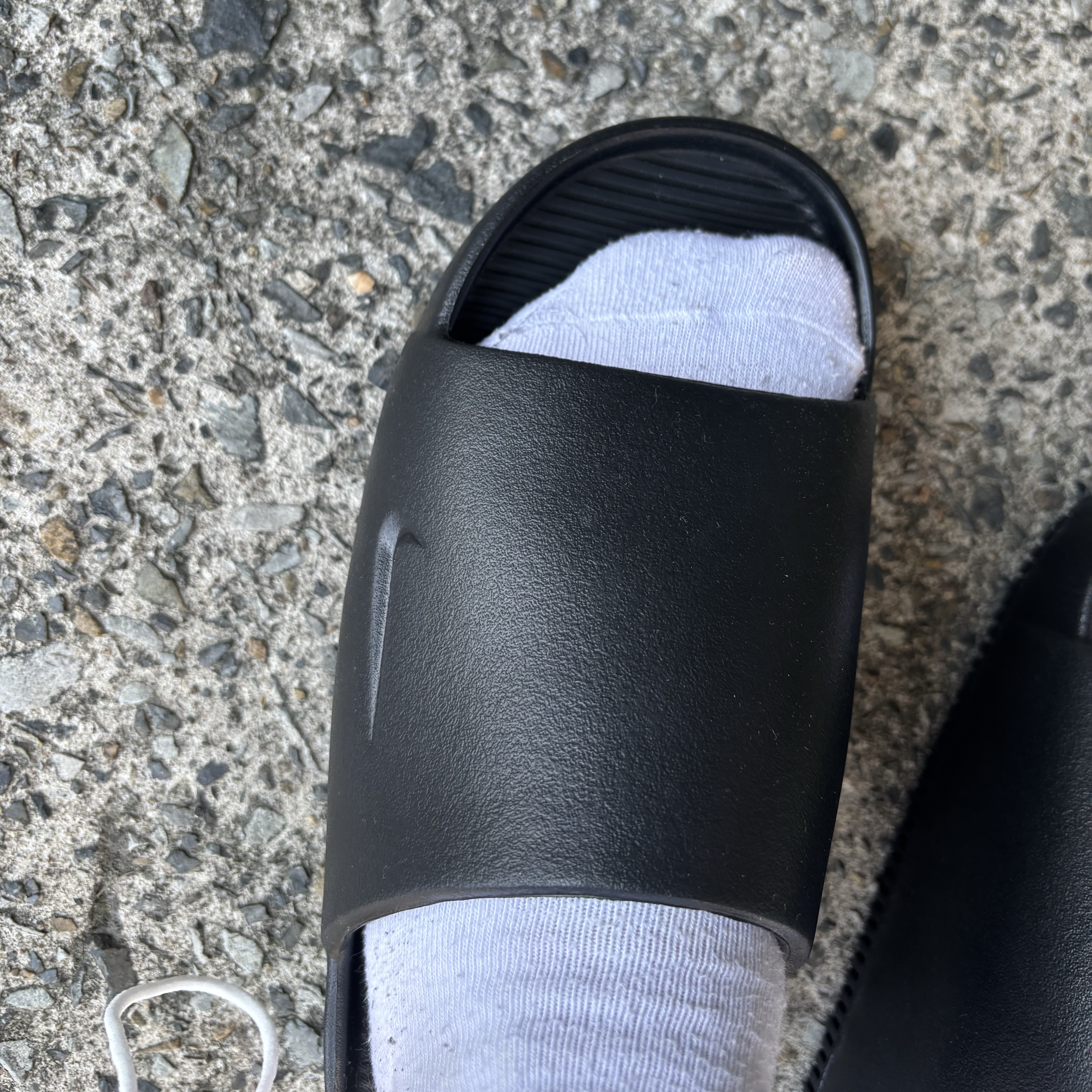 Nike Calm Slide Black 착용 스타일