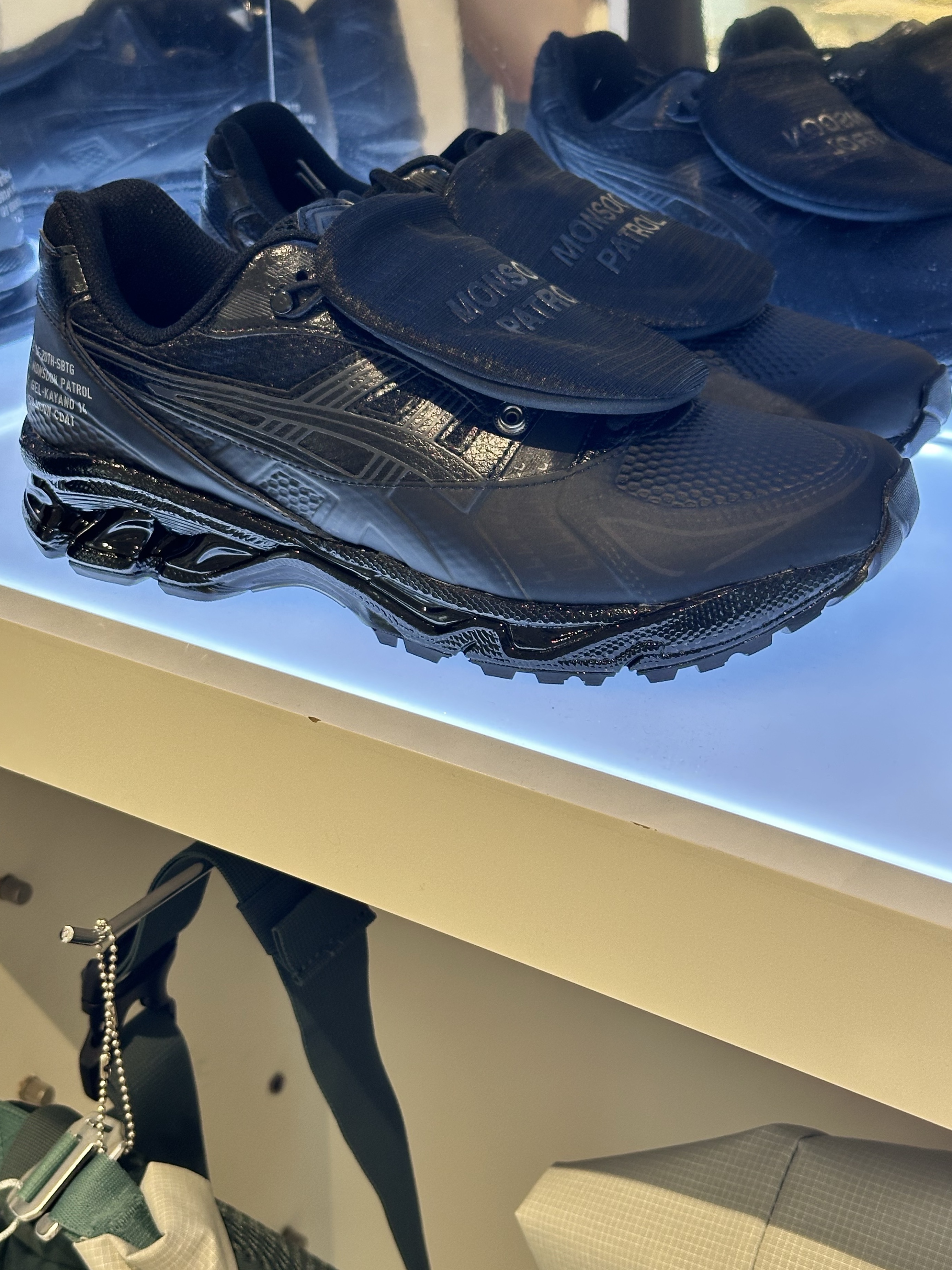 Asics x Limited Edt x SBTG Gel-Kayano 14 Monsoon Patrol Black 착용 스타일 - 1