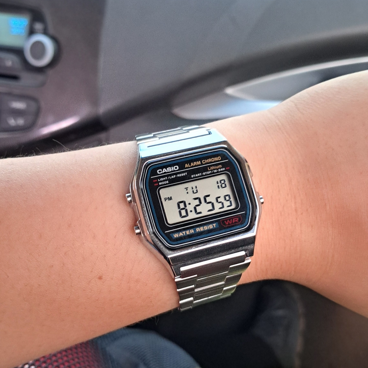 Casio A-158WA-1 착용 스타일