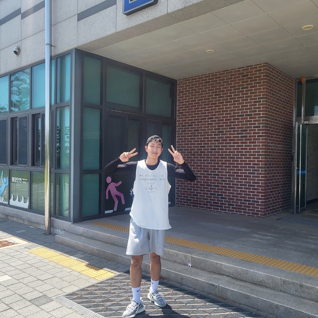 아디다스 이지 부스트 350 V2 지브라 2017/2019/2020, 아디다스 아디컬러 클래식 베켄바우어 트랙탑 블랙 - KR 사이즈 착용 스타일 - 3