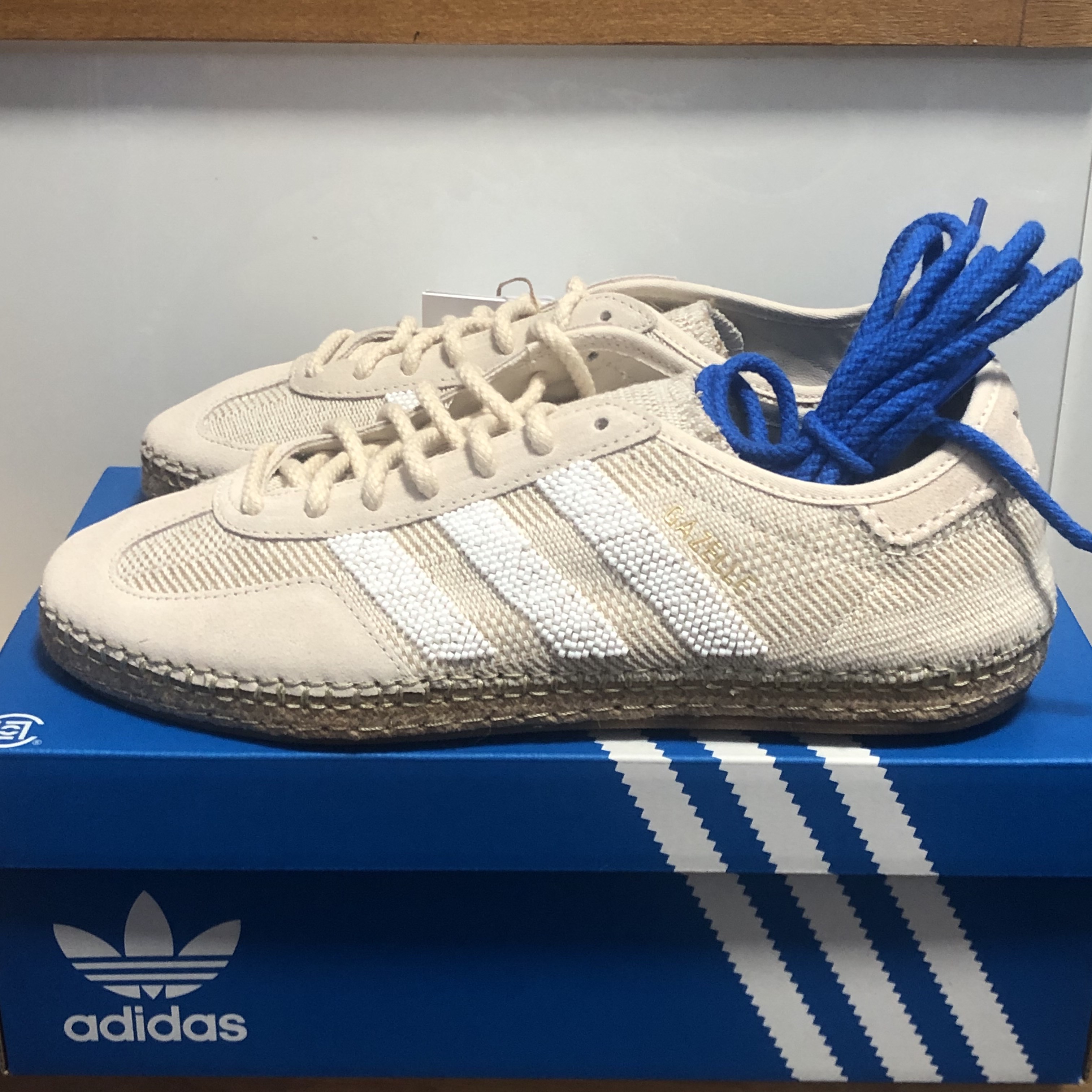 Adidas x Clot Gazelle Halo Ivory Cloud White 착용 스타일
