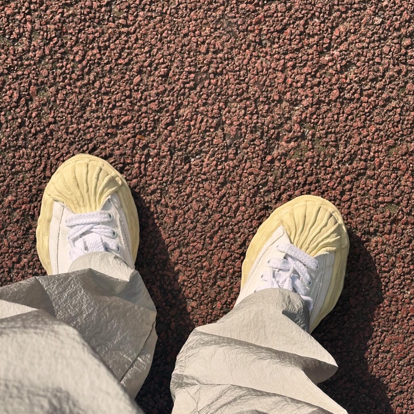 Maison Mihara Yasuhiro Blakey VL OG Sole Canvas Low-top Sneakers White 착용 스타일