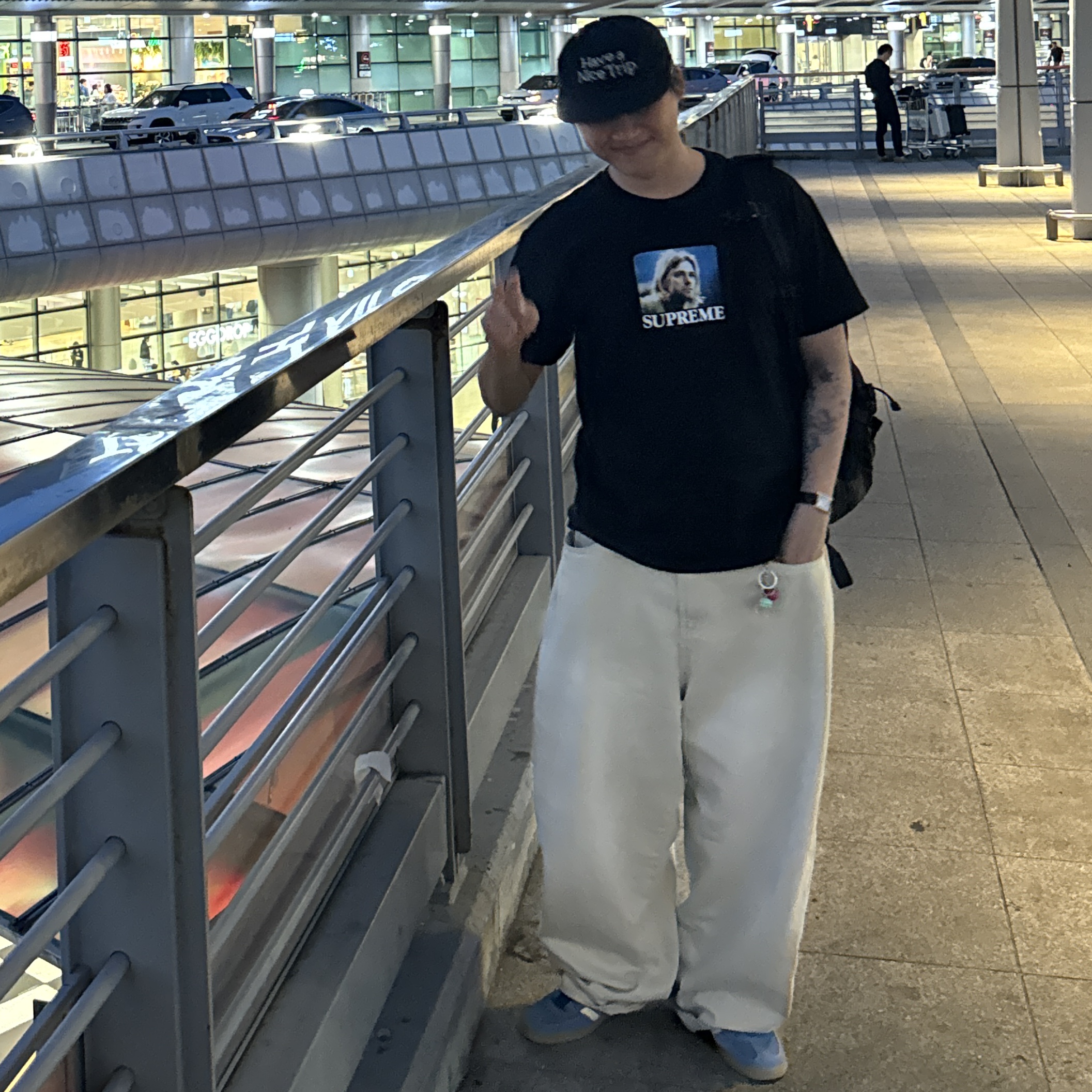 Hello Sunrise Have a Nice Trip Logo 6Panel Cap Mustard, Supreme Kurt Cobain T-Shirt Black - 23SS 착용 스타일