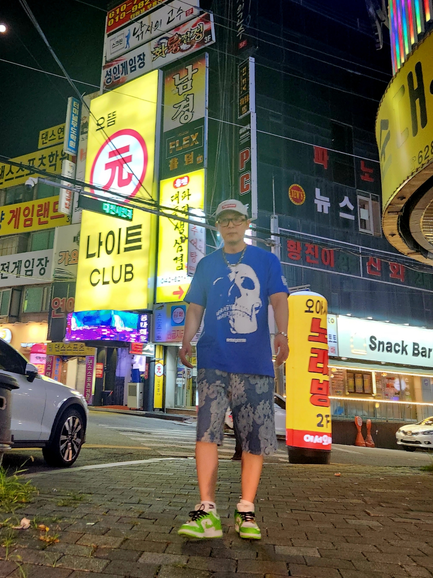 Nike x Supreme SB Dunk Low Mean Green, Supreme Flames Jacquard Baggy Denim Shorts Washed Indigo - 23SS 착용 스타일 - 2