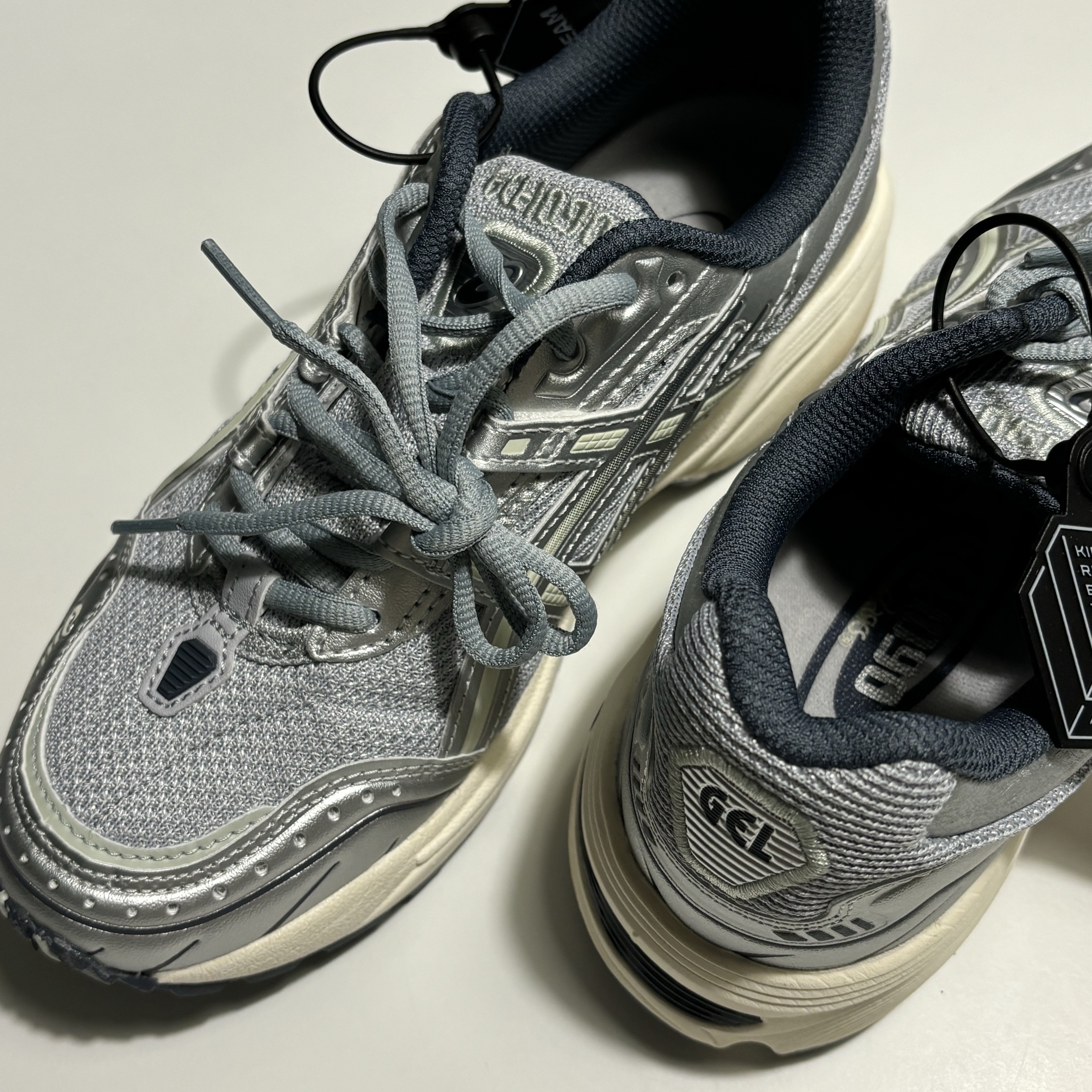 Asics Gel-1090 Piedmont Grey 착용 스타일