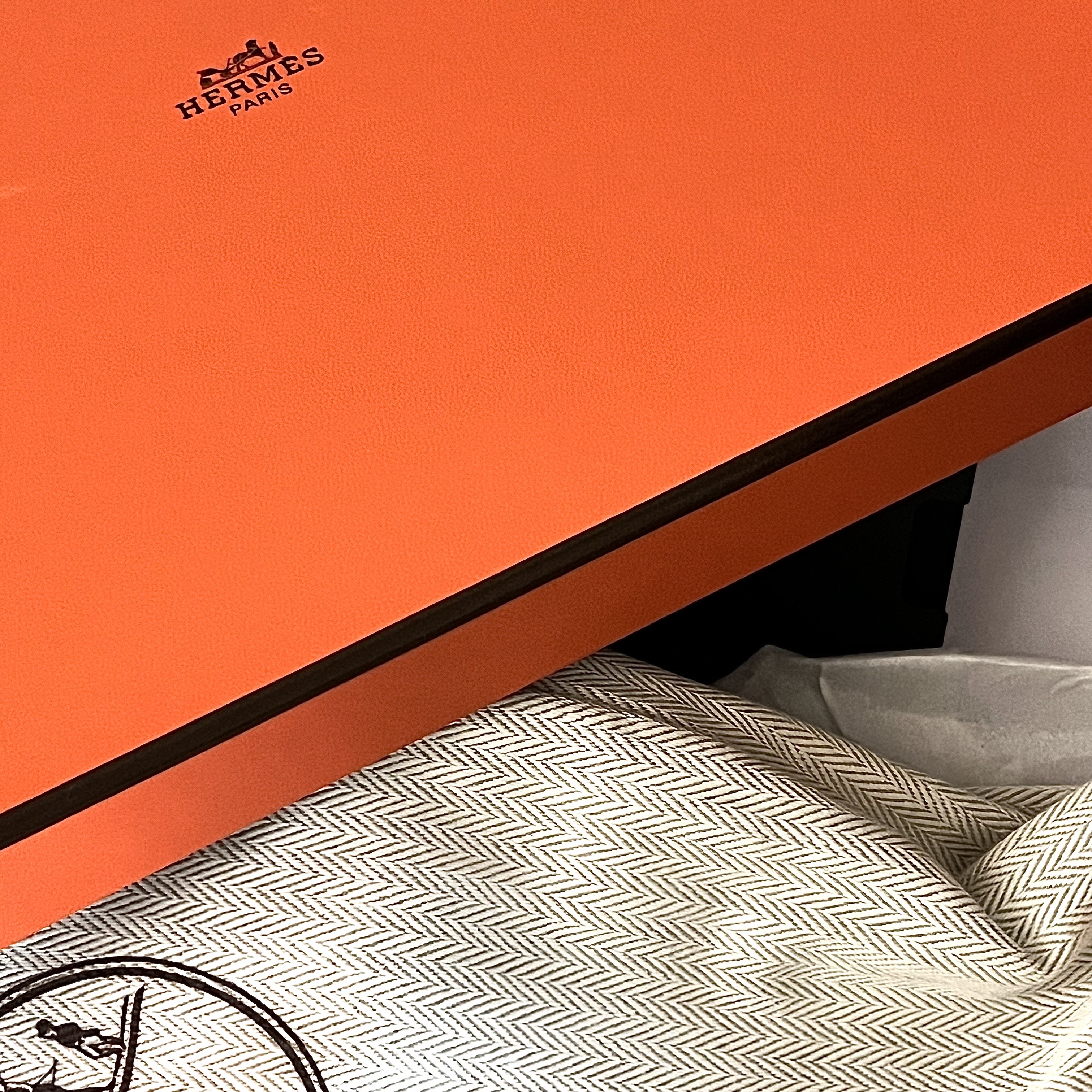 (W) Hermes Oran Sandal Epsom & Etoupe 착용 스타일